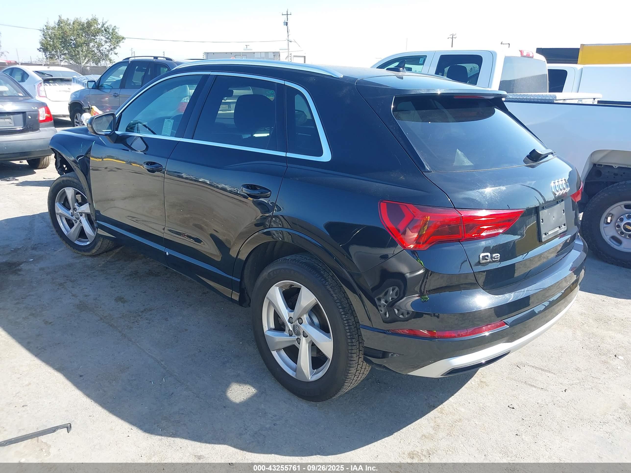 AUDI Q3 image 3
