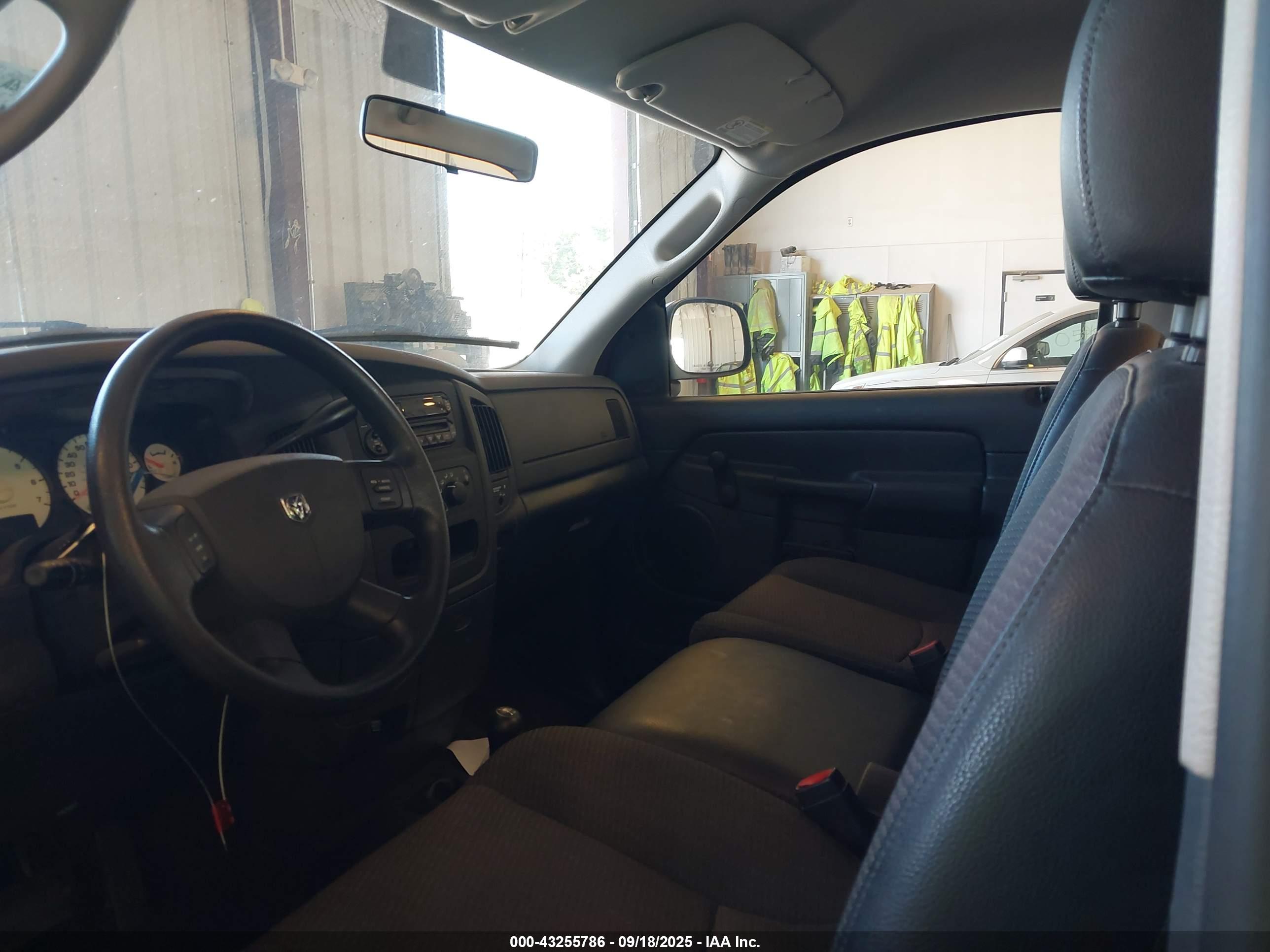 DODGE RAM image 5