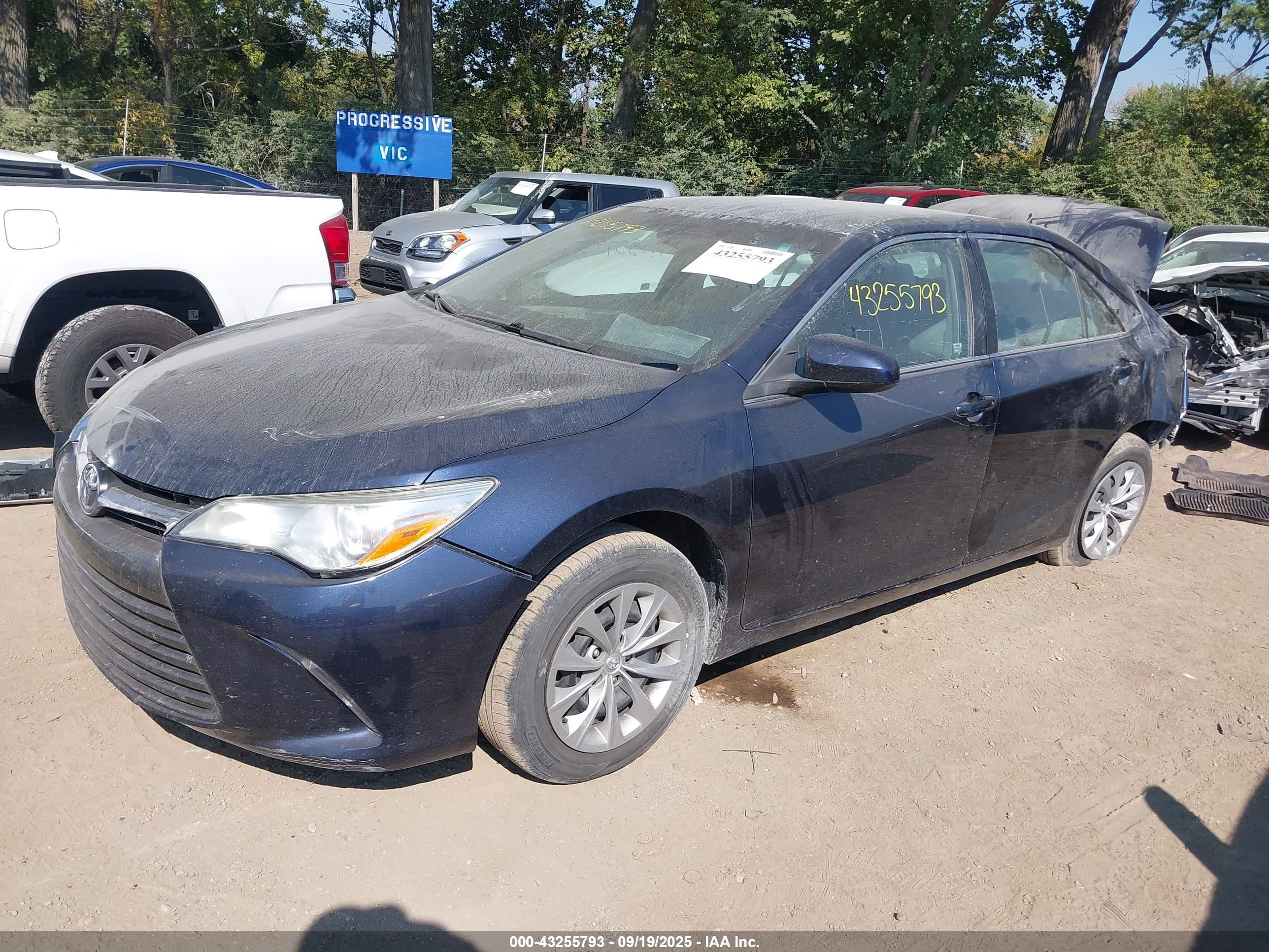 TOYOTA CAMRY image 2