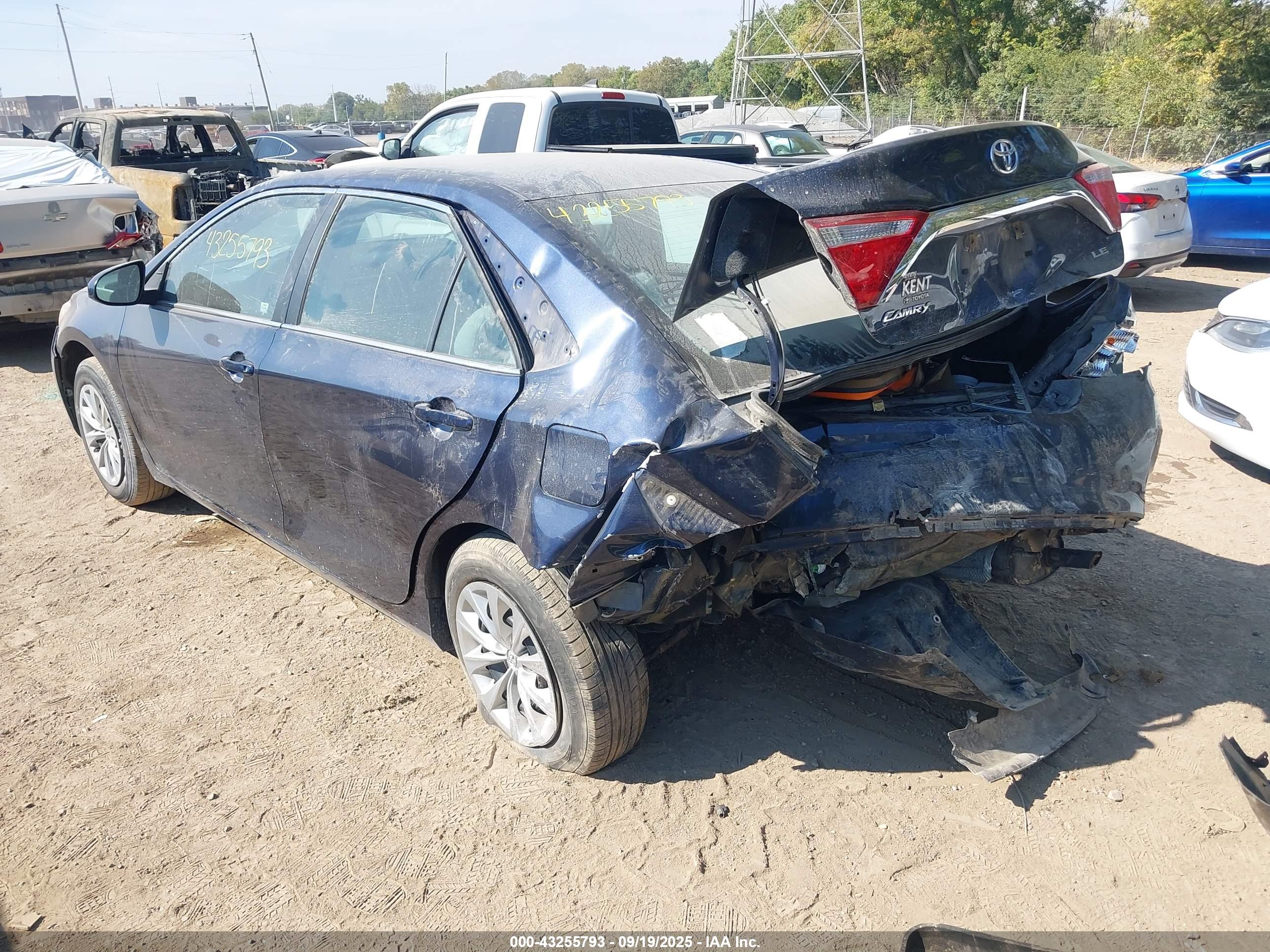 TOYOTA CAMRY image 3