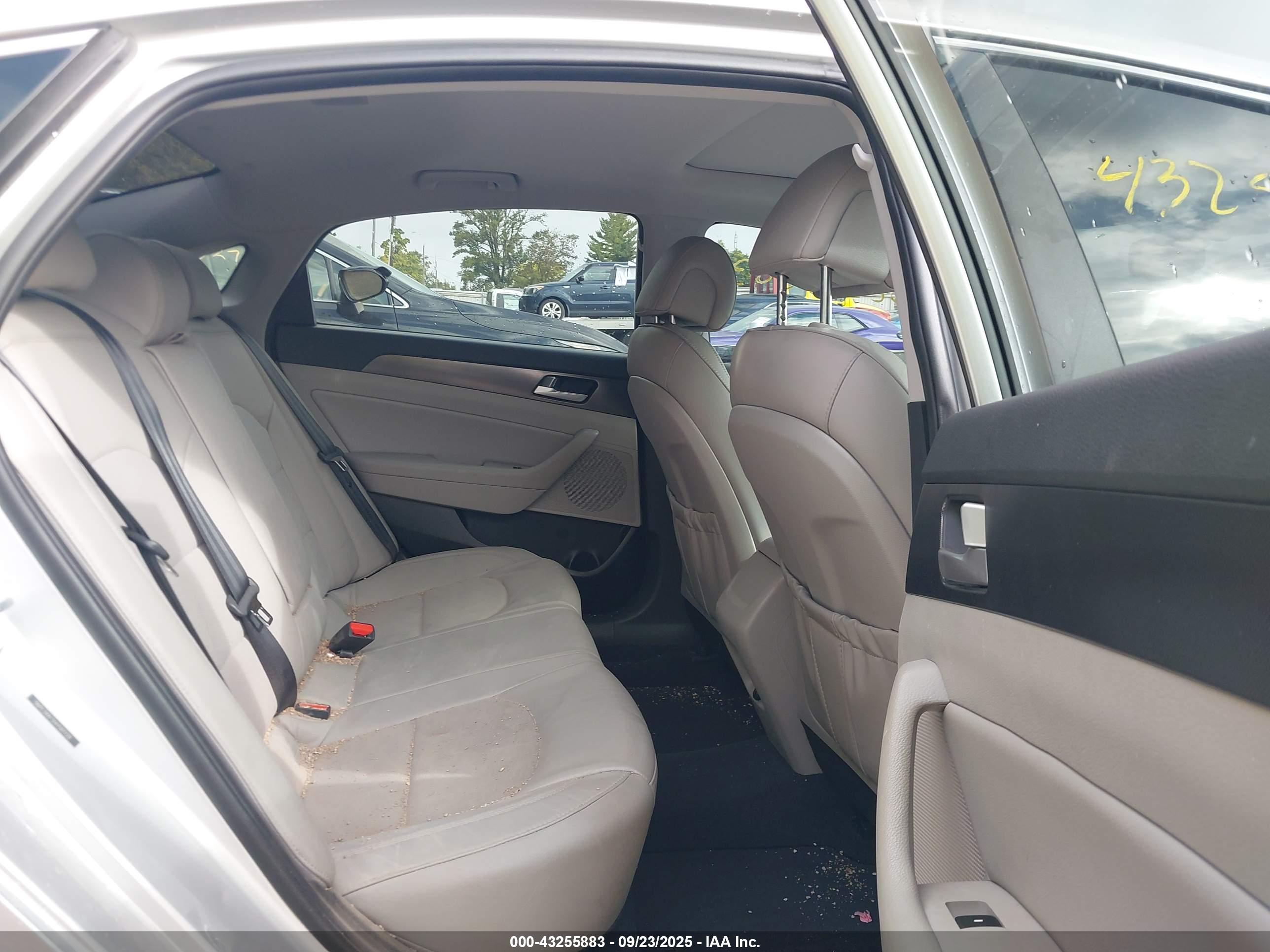 HYUNDAI SONATA image 8