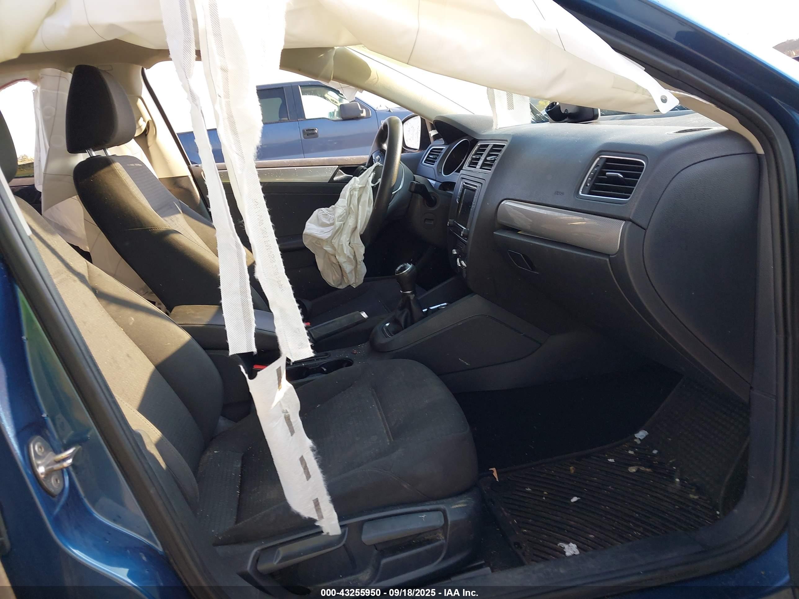 VOLKSWAGEN JETTA image 5