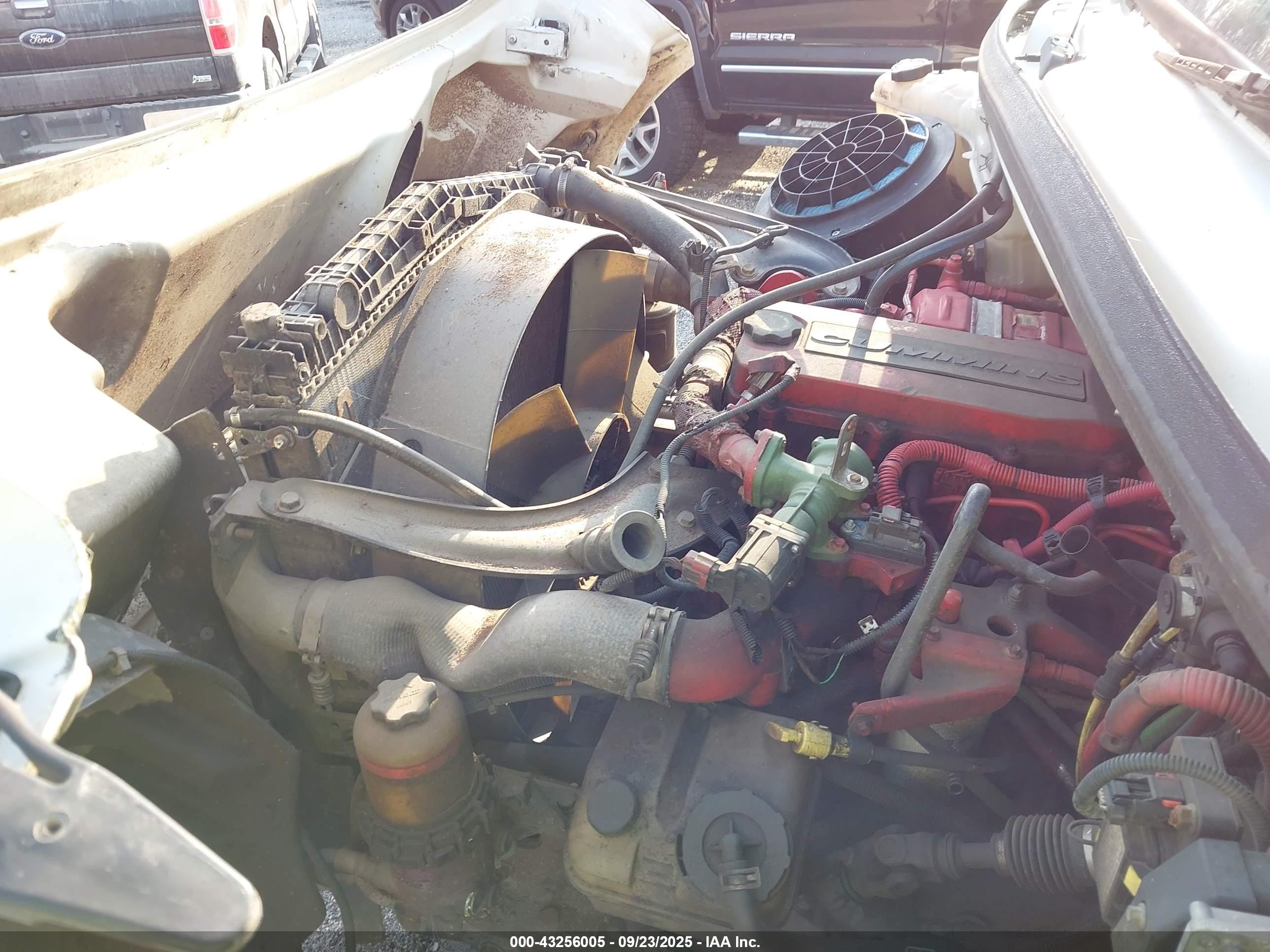 FREIGHTLINER M2 image 10