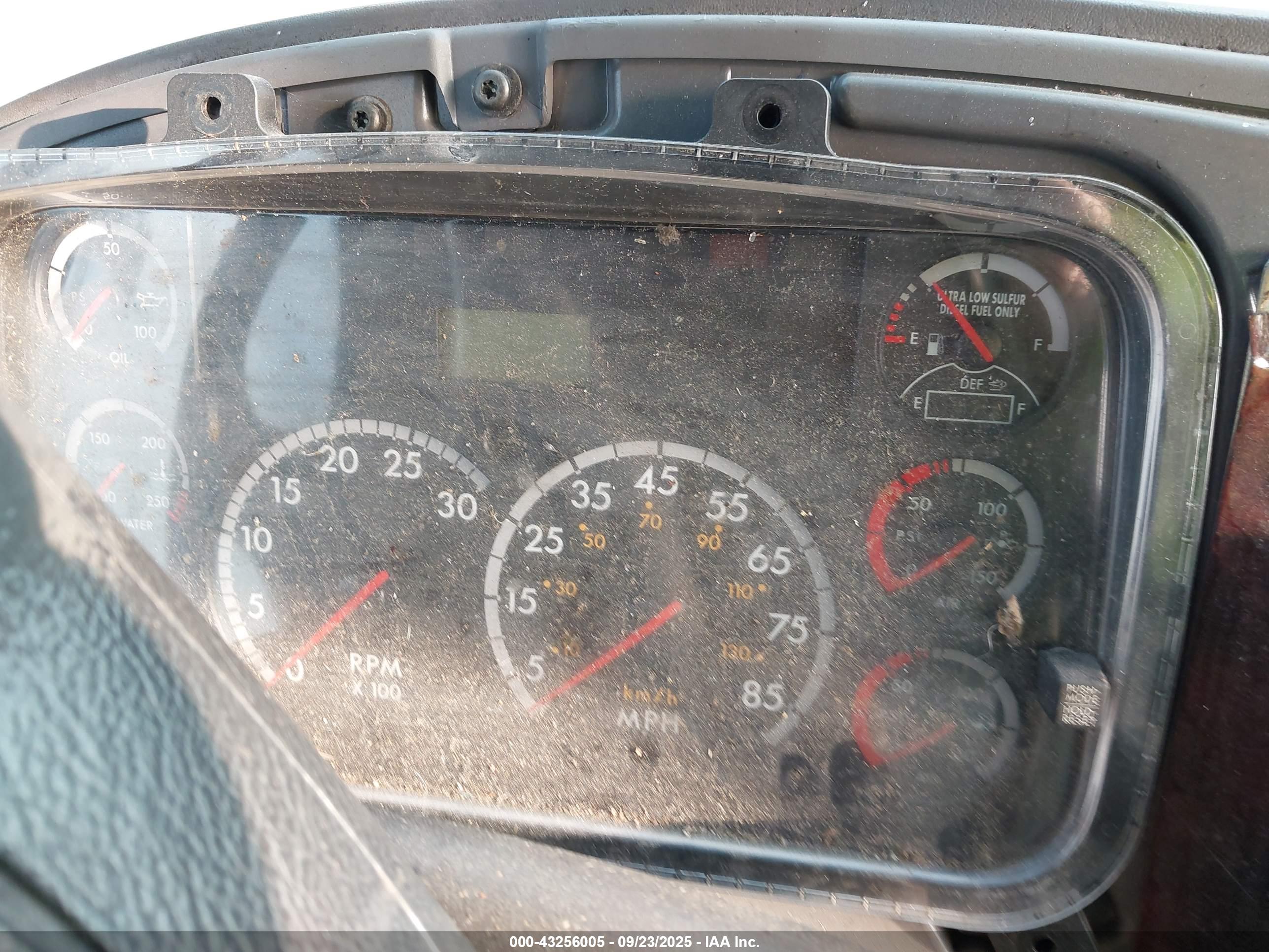 FREIGHTLINER M2 image 6