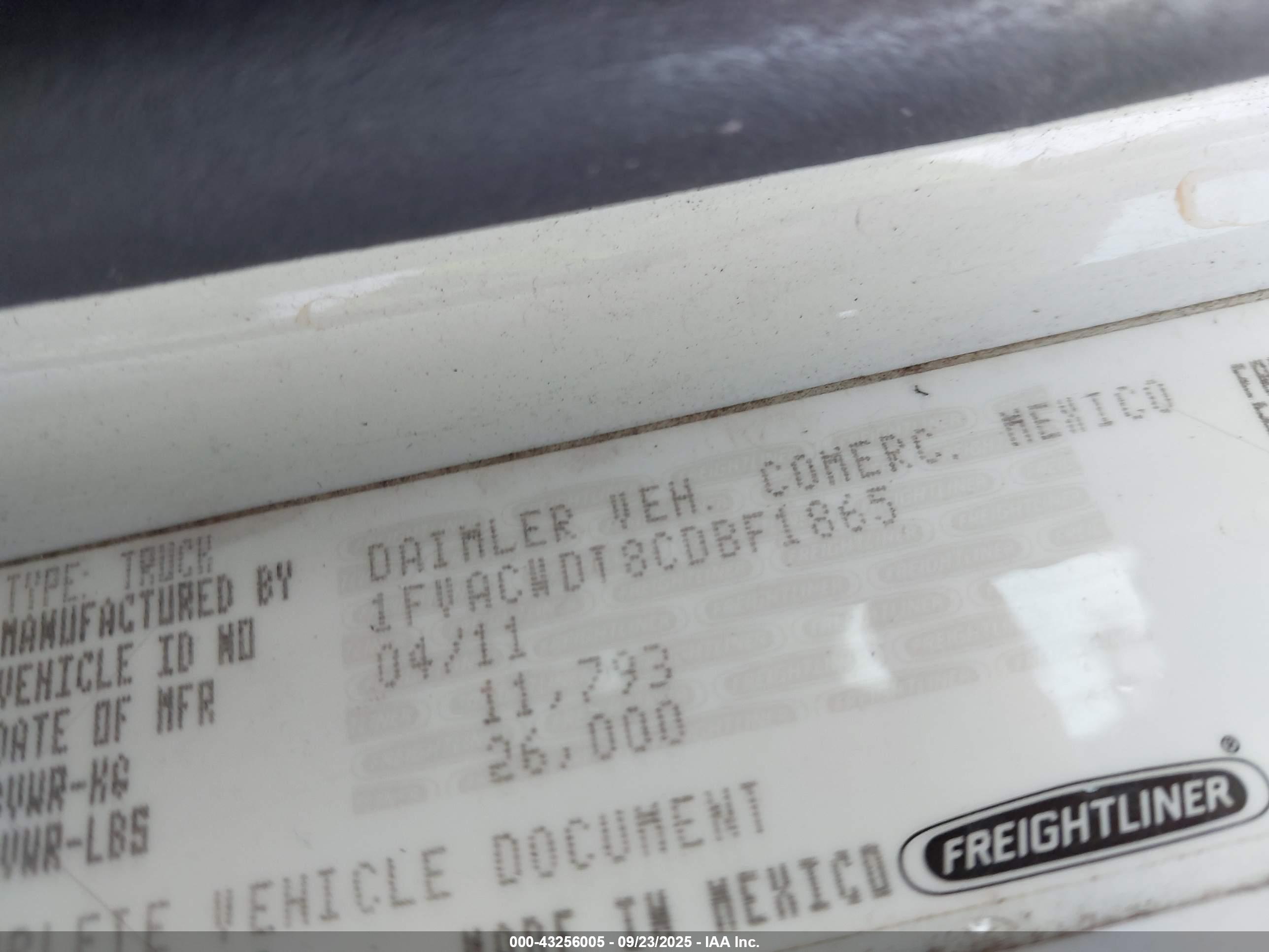 FREIGHTLINER M2 image 9