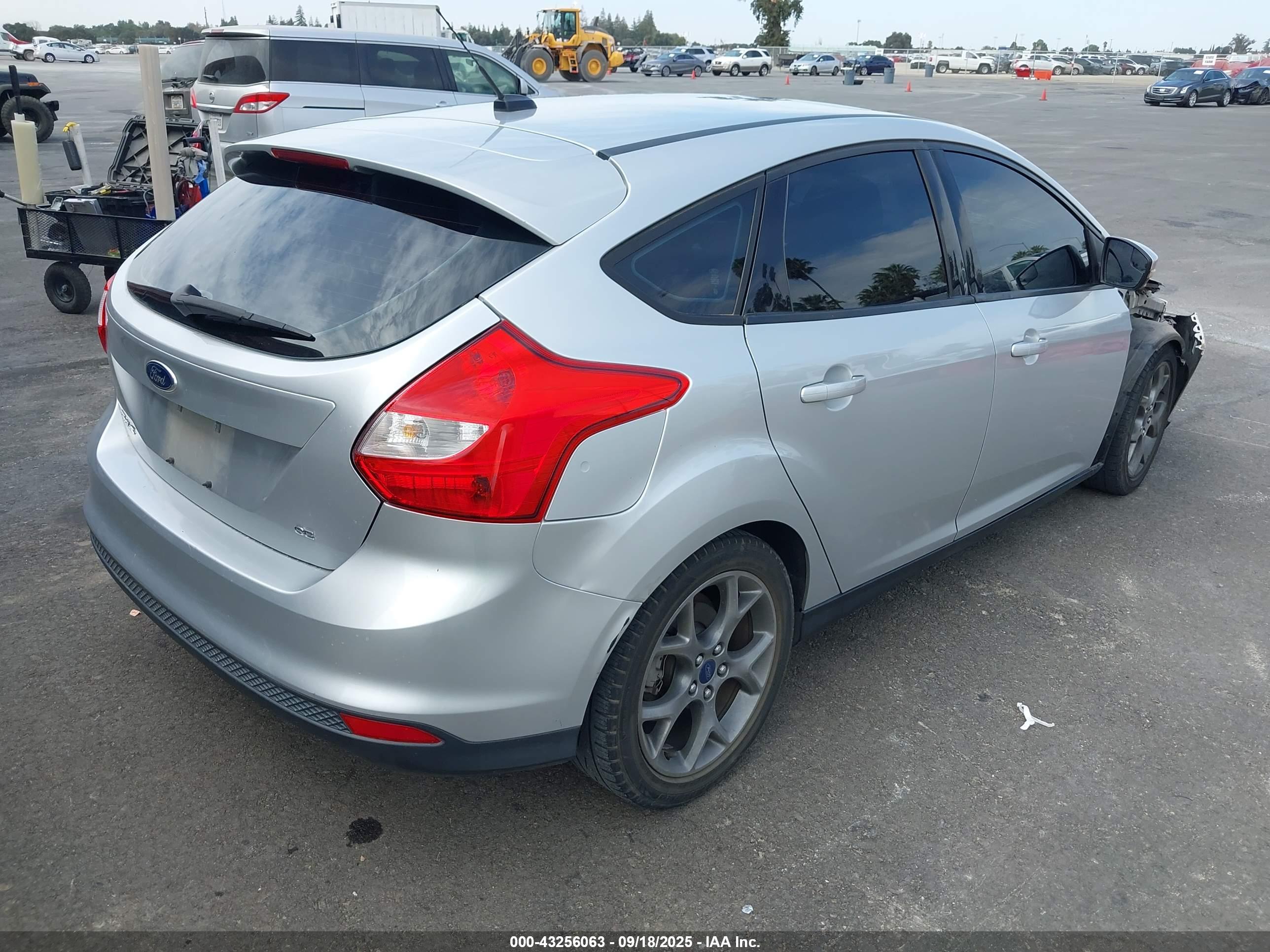 FORD FOCUS image 4