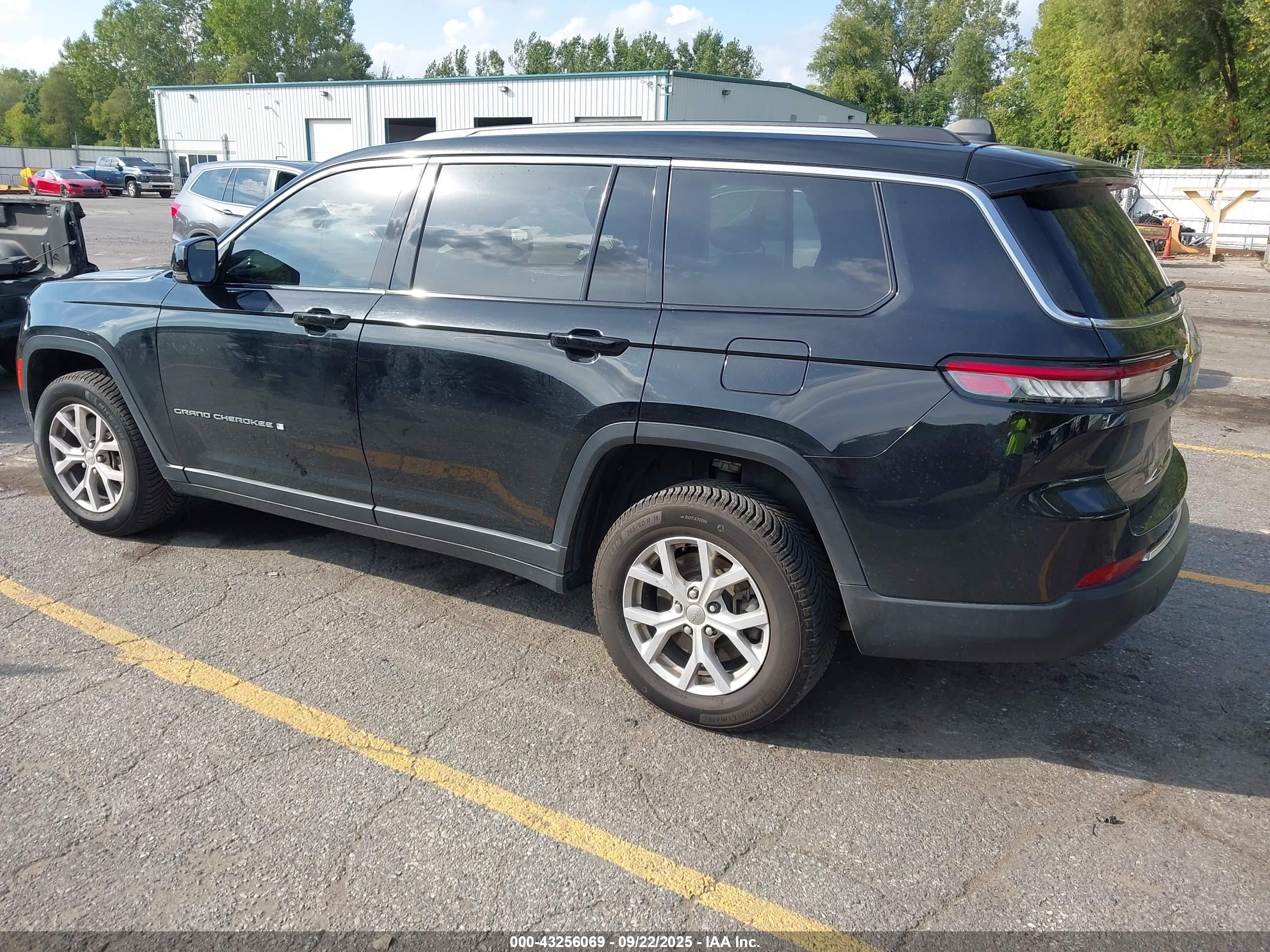 JEEP GRAND image 3