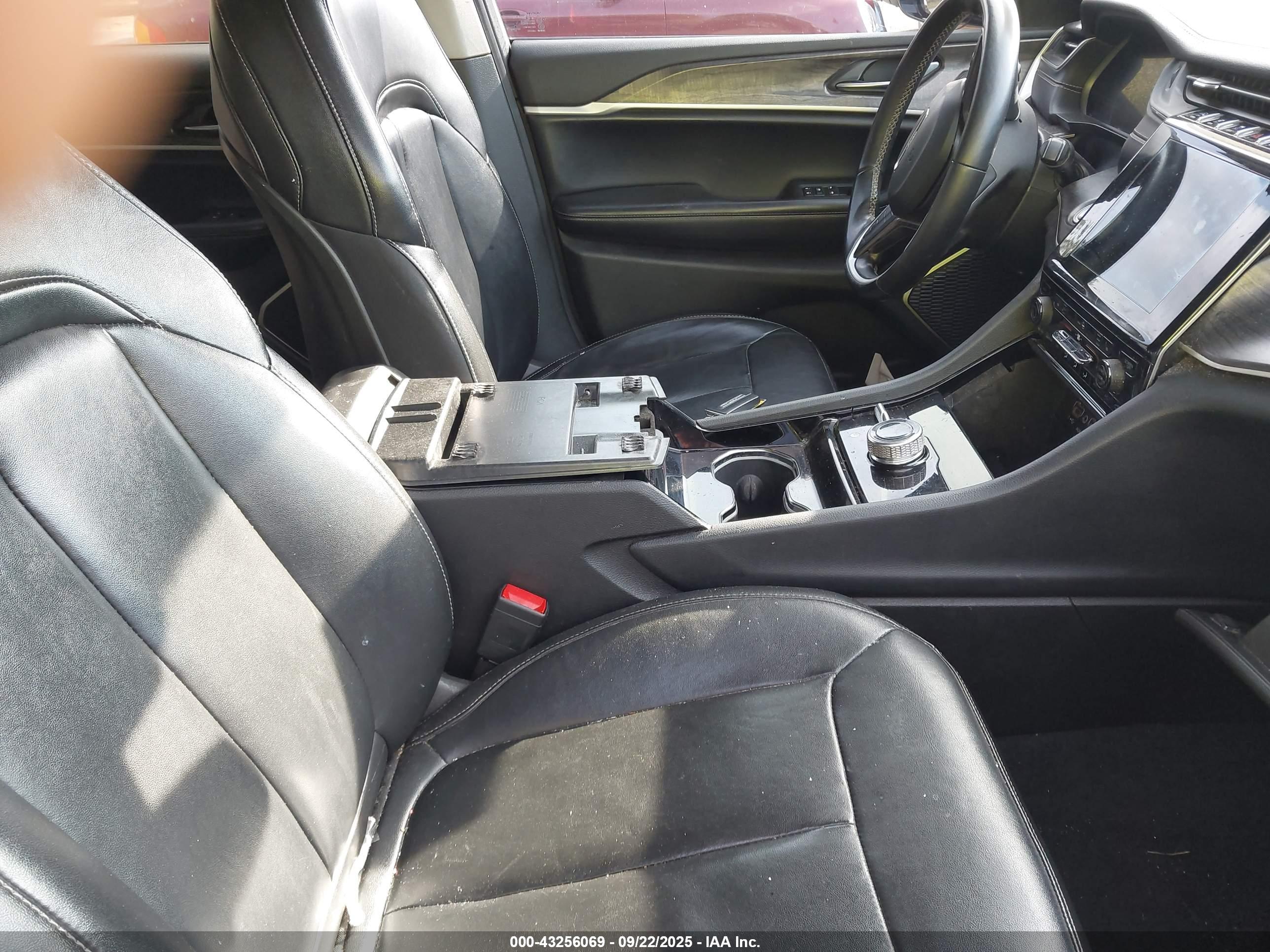JEEP GRAND image 5