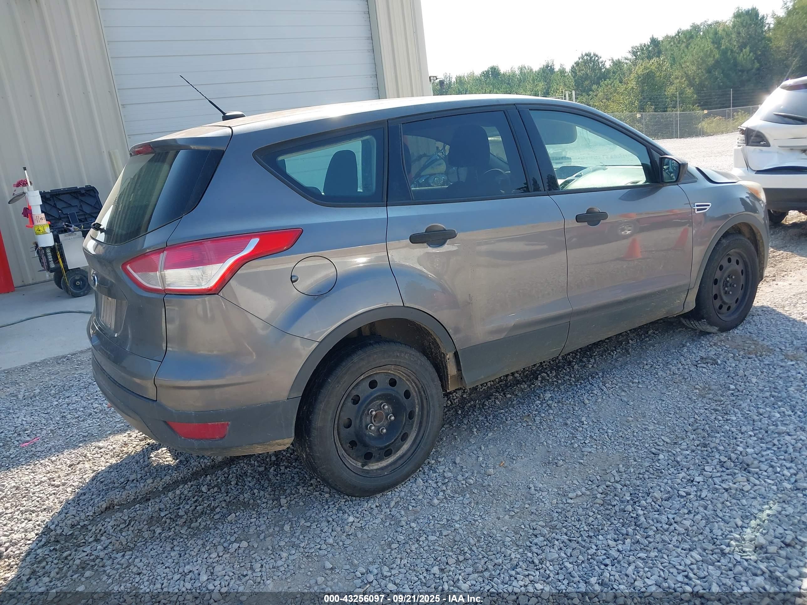 FORD ESCAPE image 4