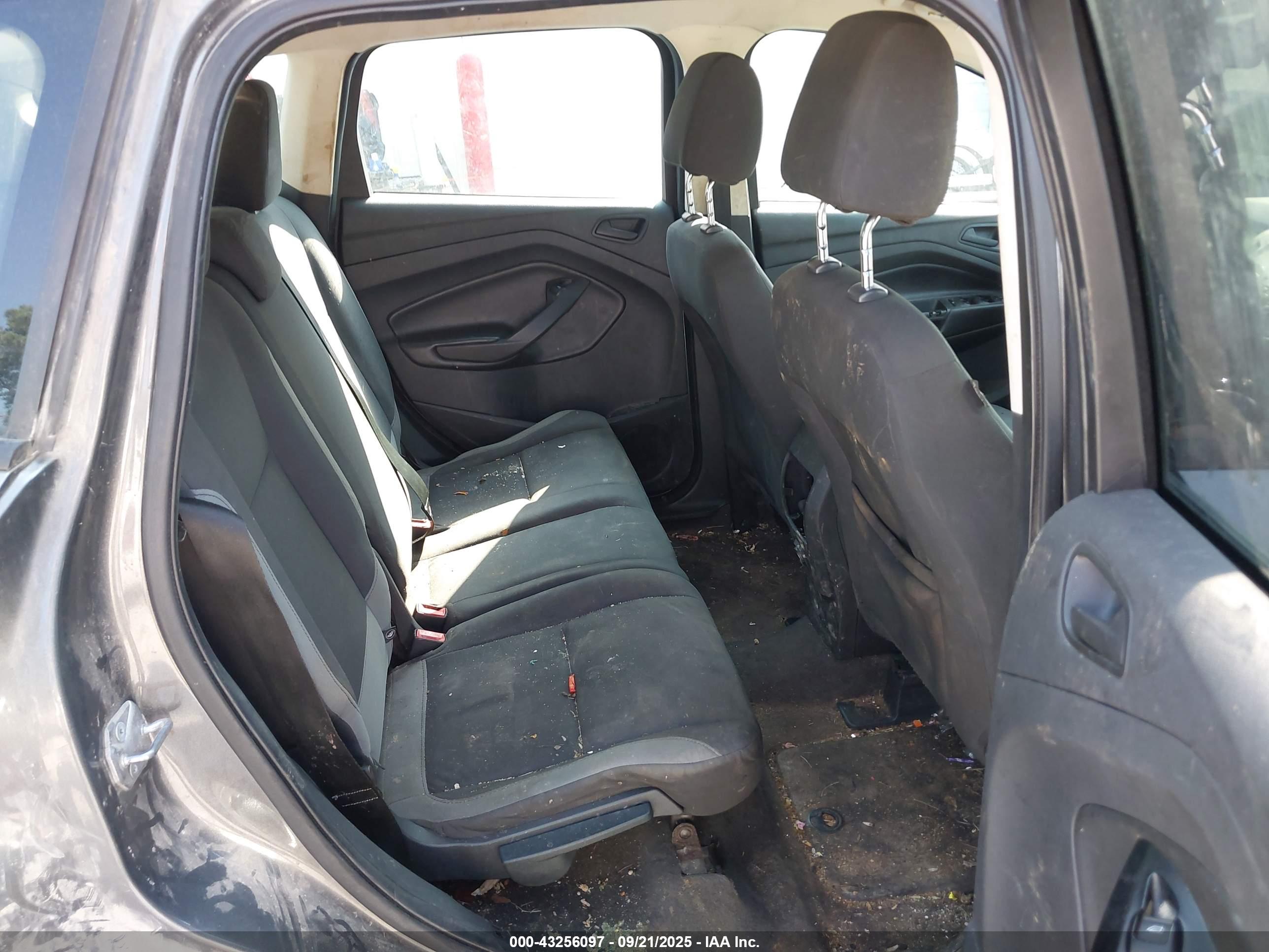 FORD ESCAPE image 8