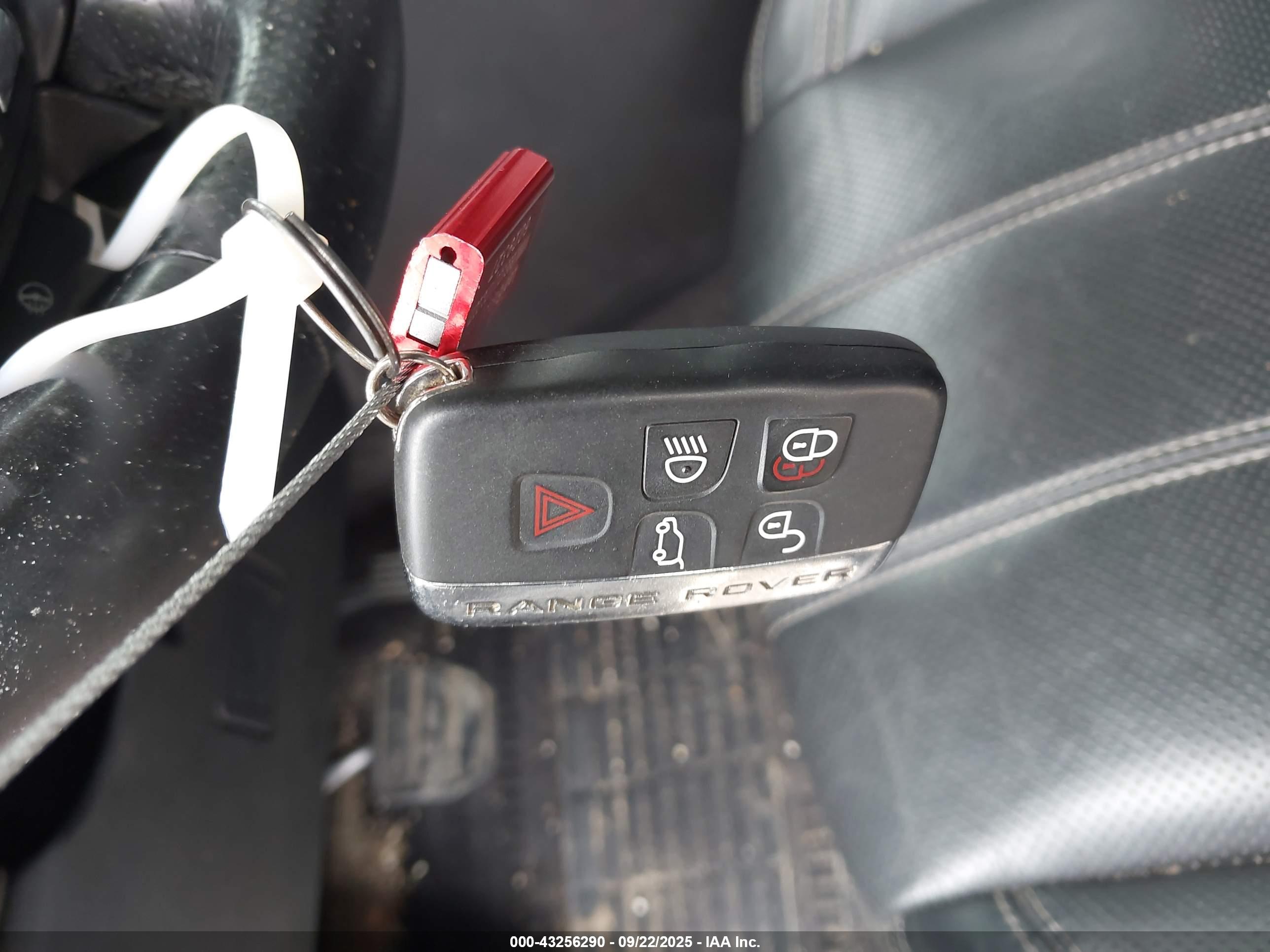 LAND ROVER image 11