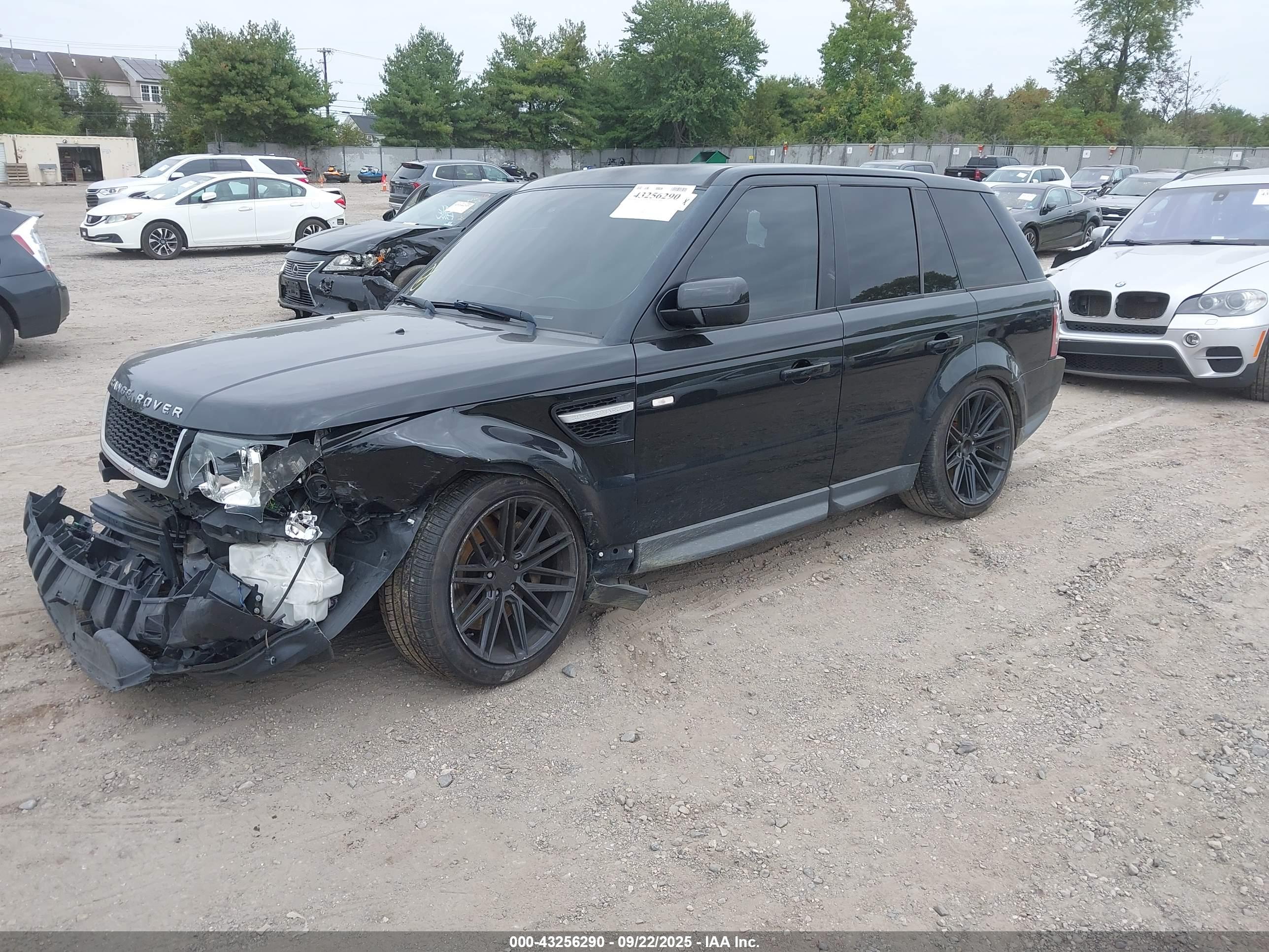 LAND ROVER image 2