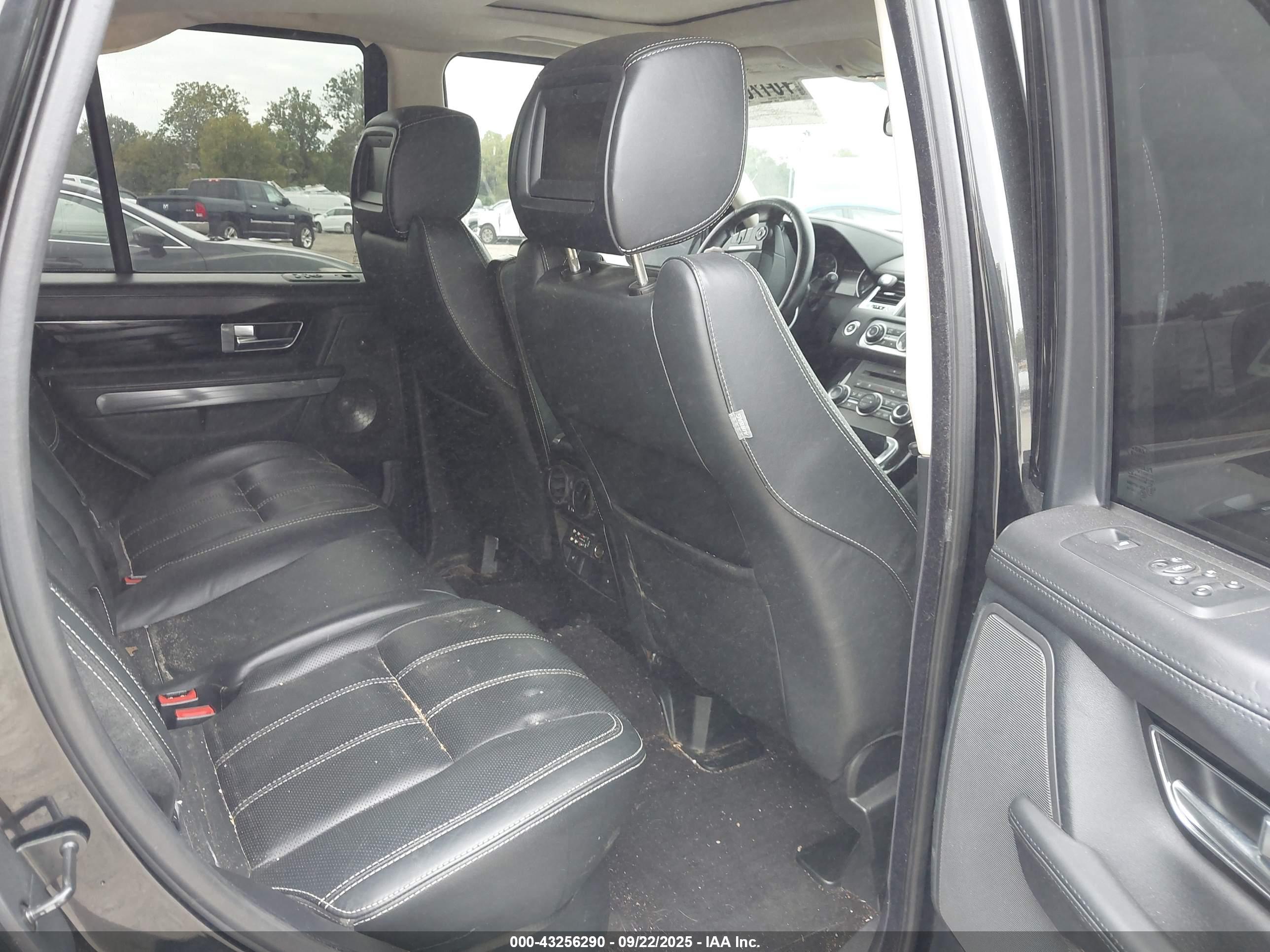 LAND ROVER image 8