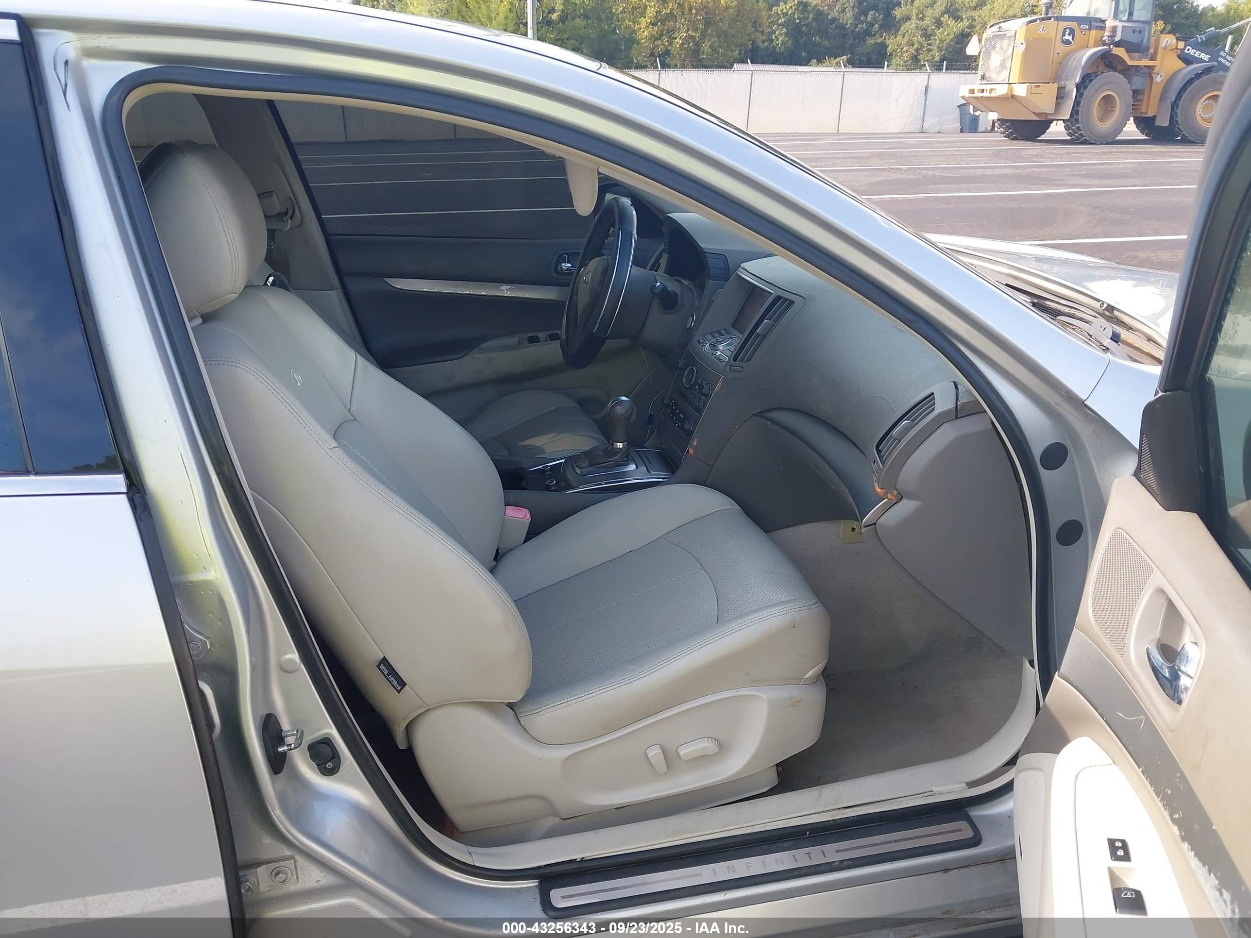 INFINITI G37 image 5