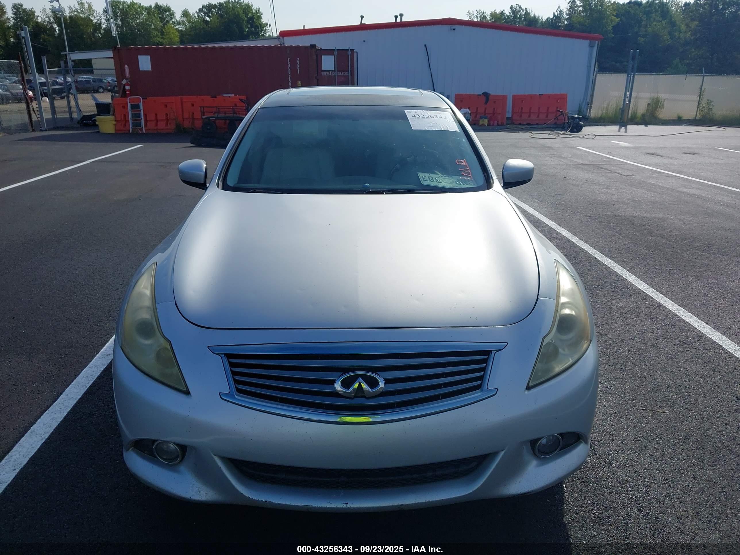 INFINITI G37 image 6