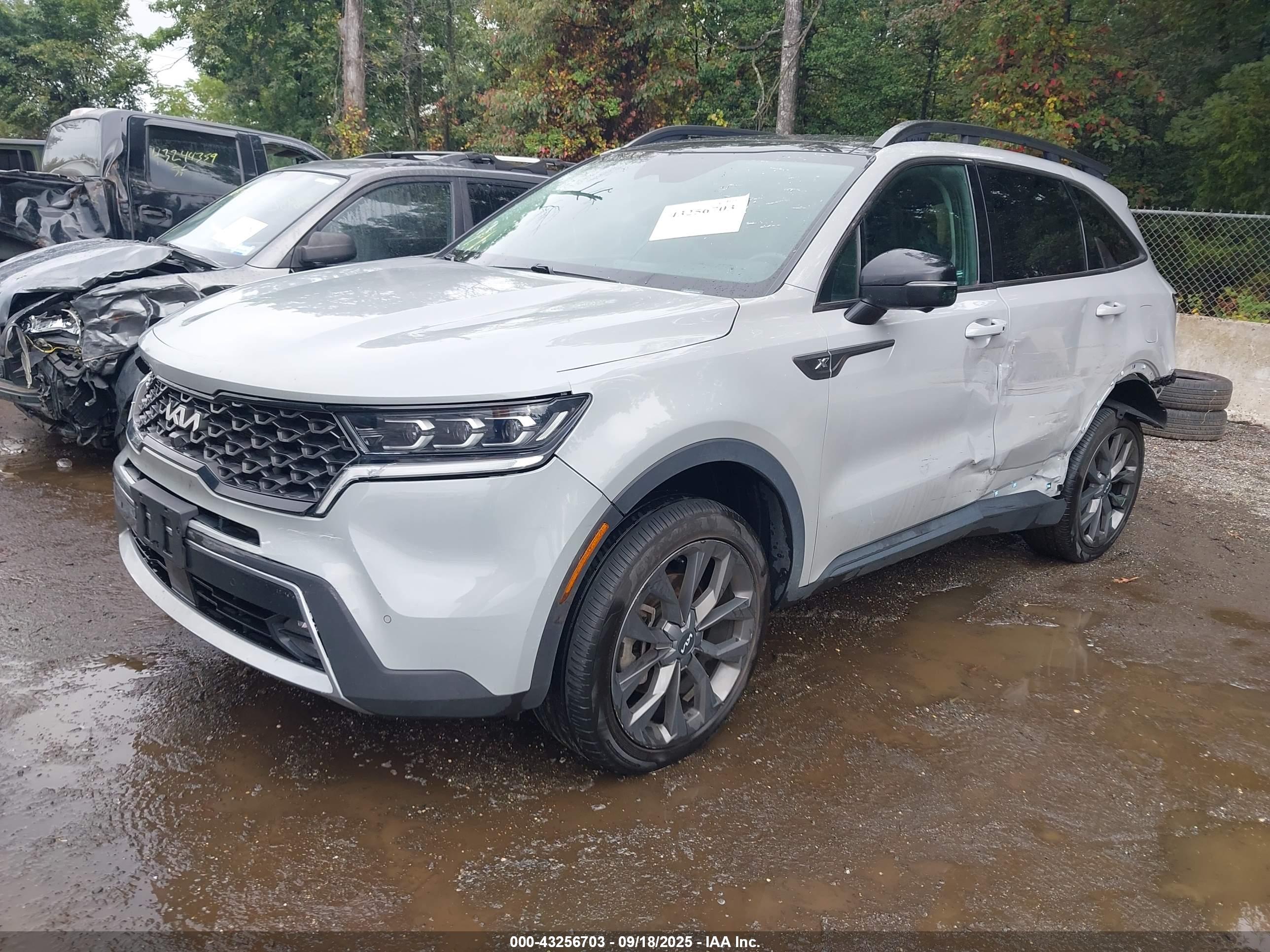KIA SORENTO image 2
