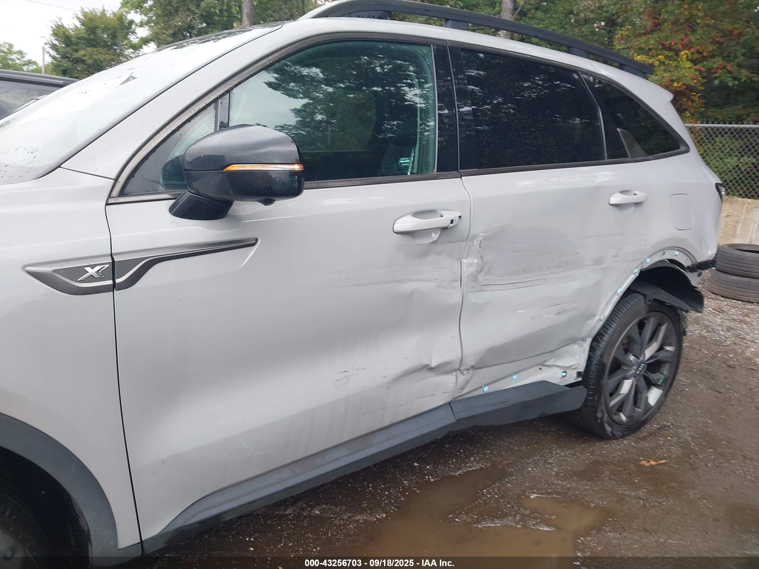 KIA SORENTO image 6
