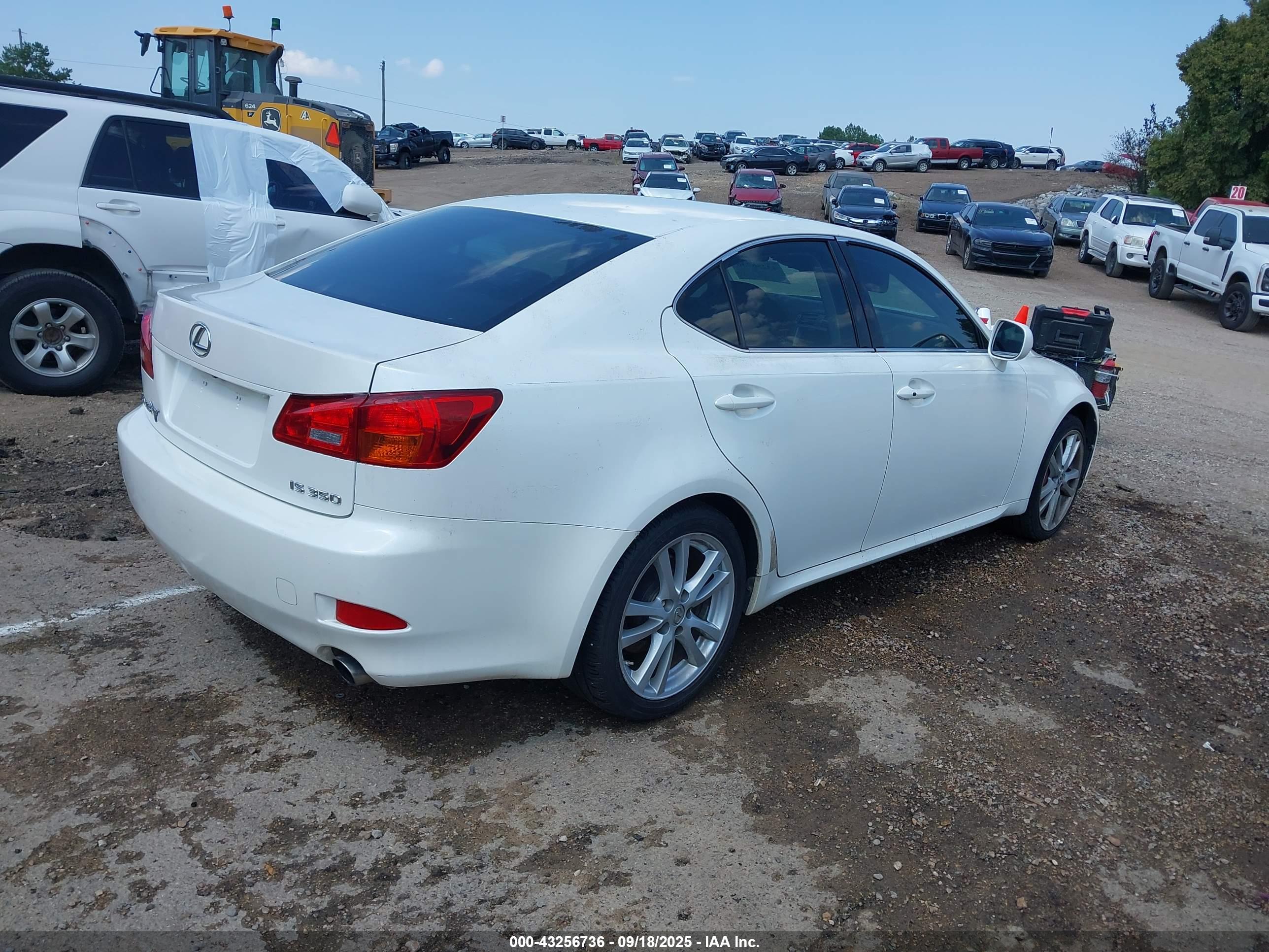 LEXUS IS image 4