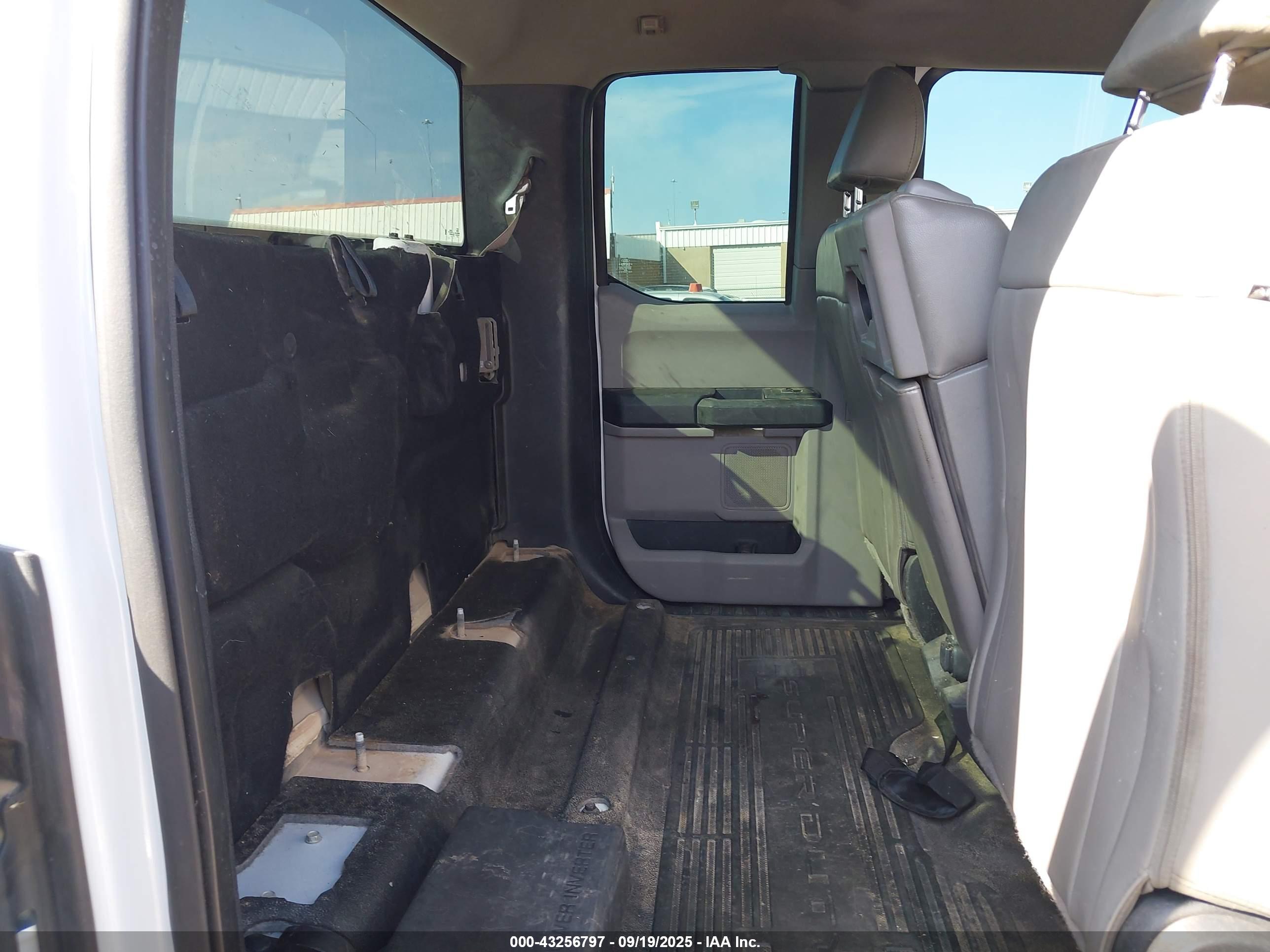 FORD F-350 image 7