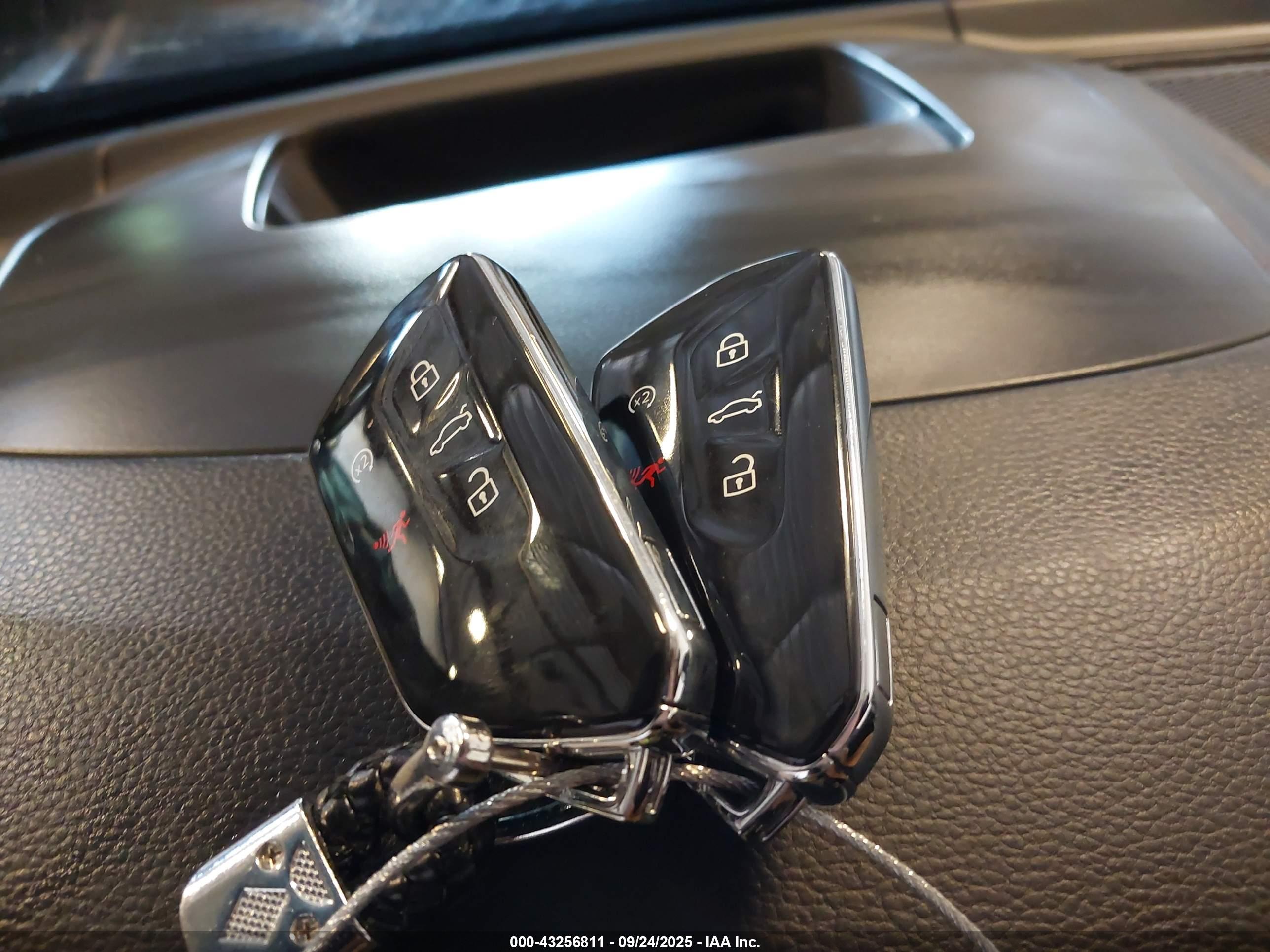 VOLKSWAGEN ATLAS image 11