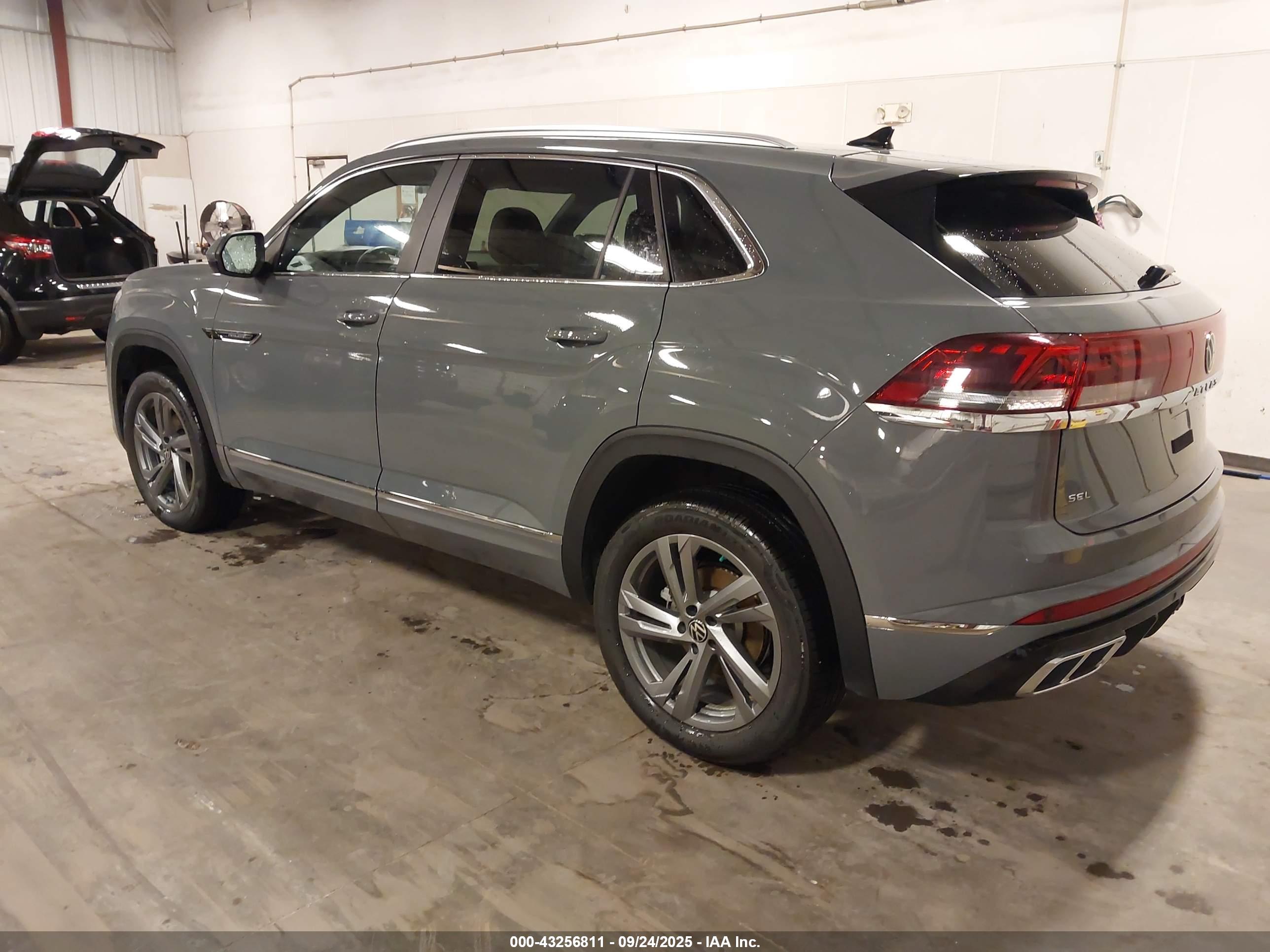 VOLKSWAGEN ATLAS image 3