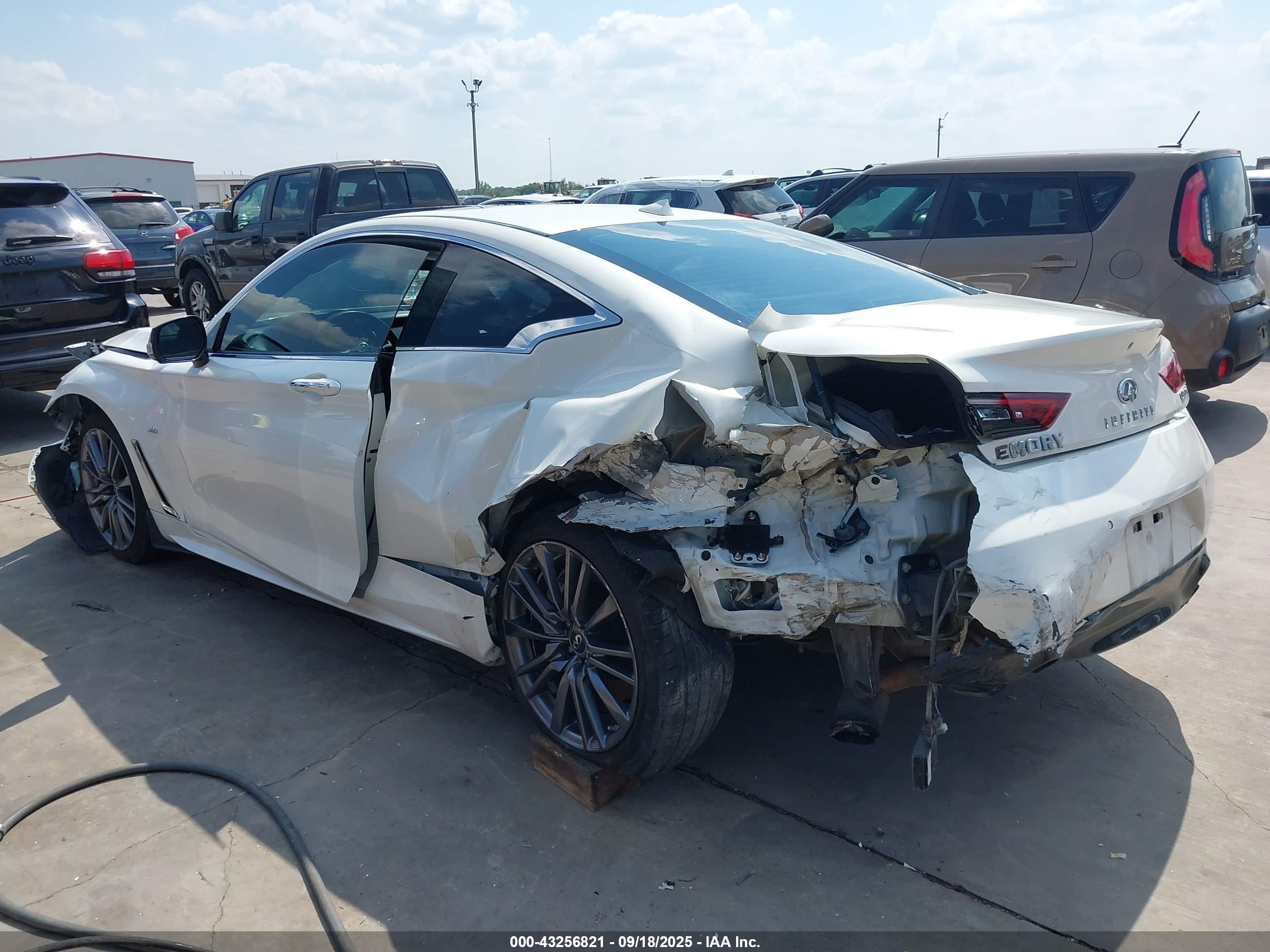INFINITI Q60 image 3