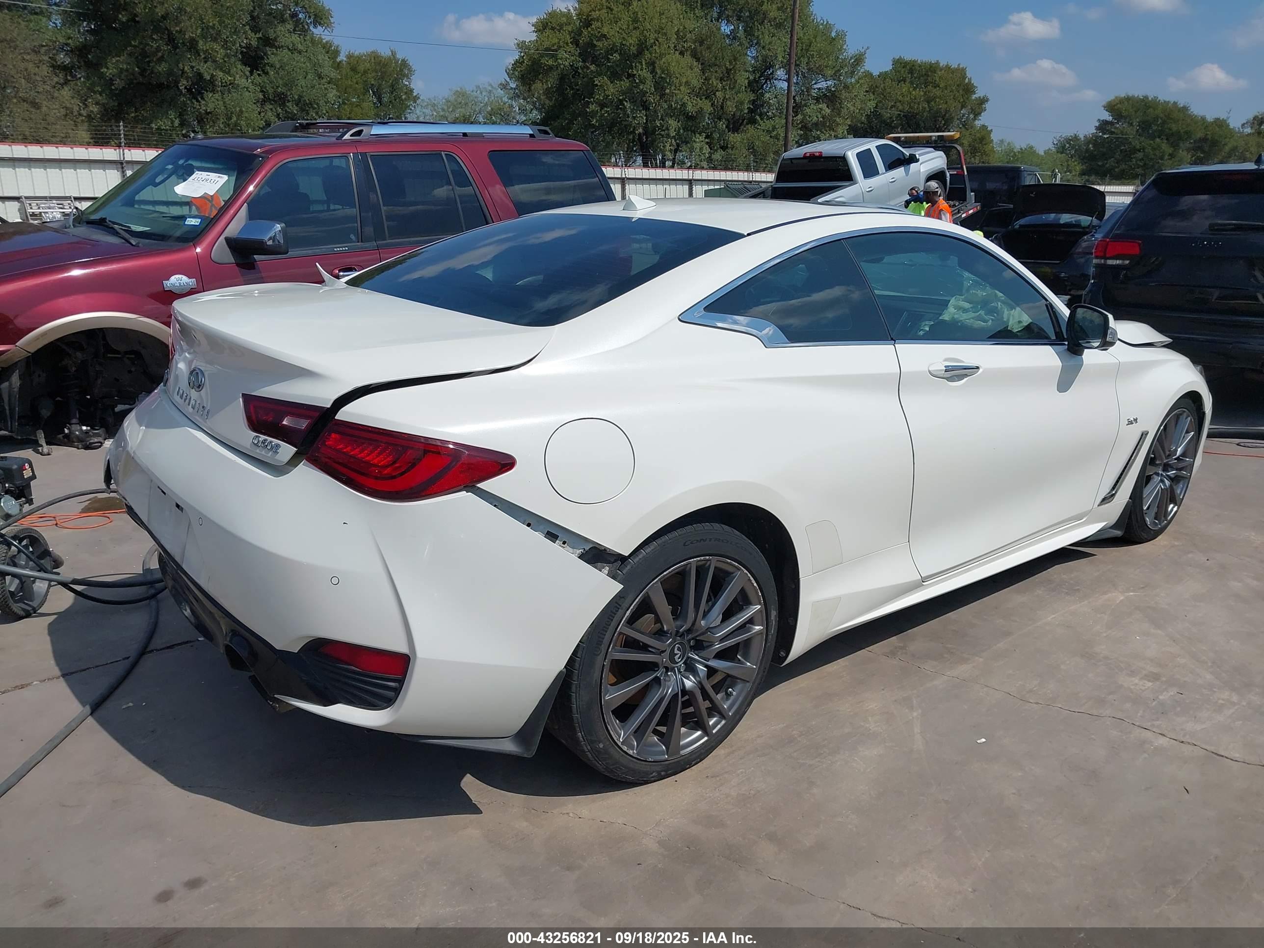 INFINITI Q60 image 4