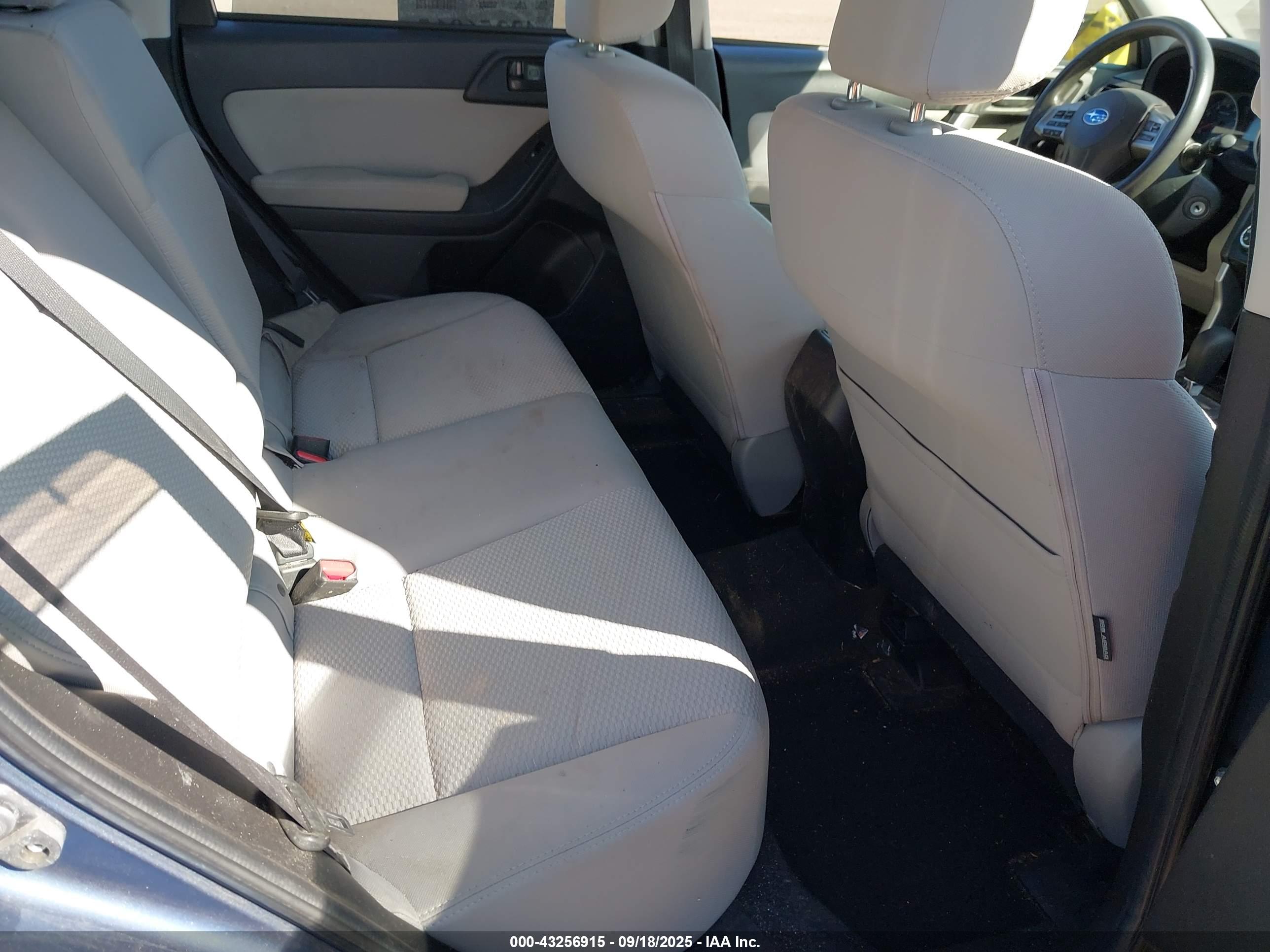 SUBARU FORESTER image 8