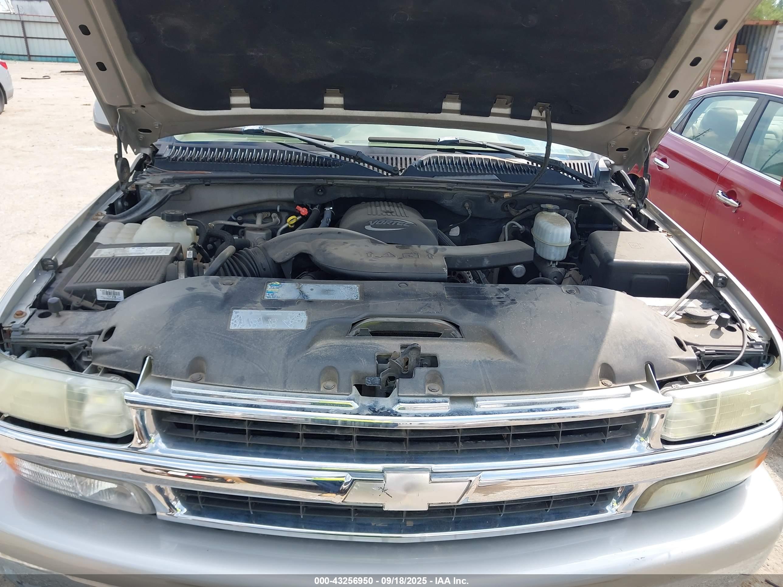 CHEVROLET TAHOE image 10