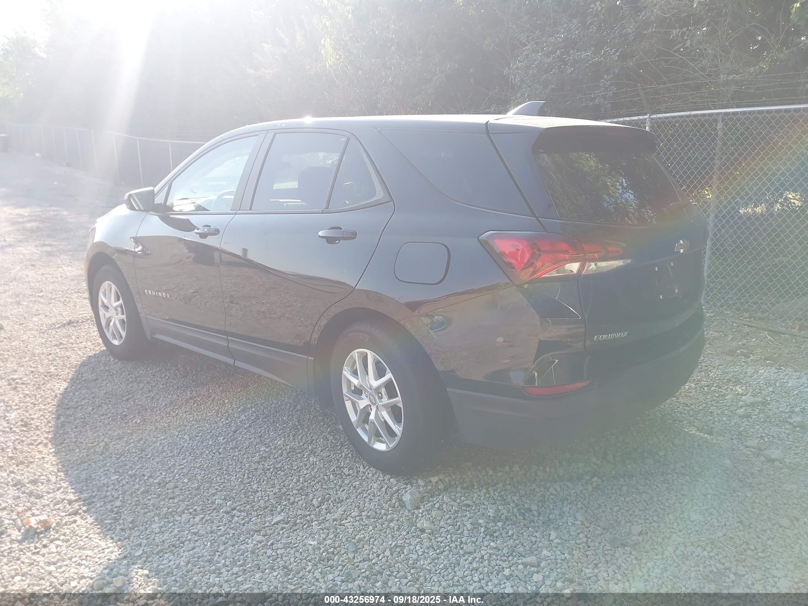CHEVROLET EQUINOX image 3