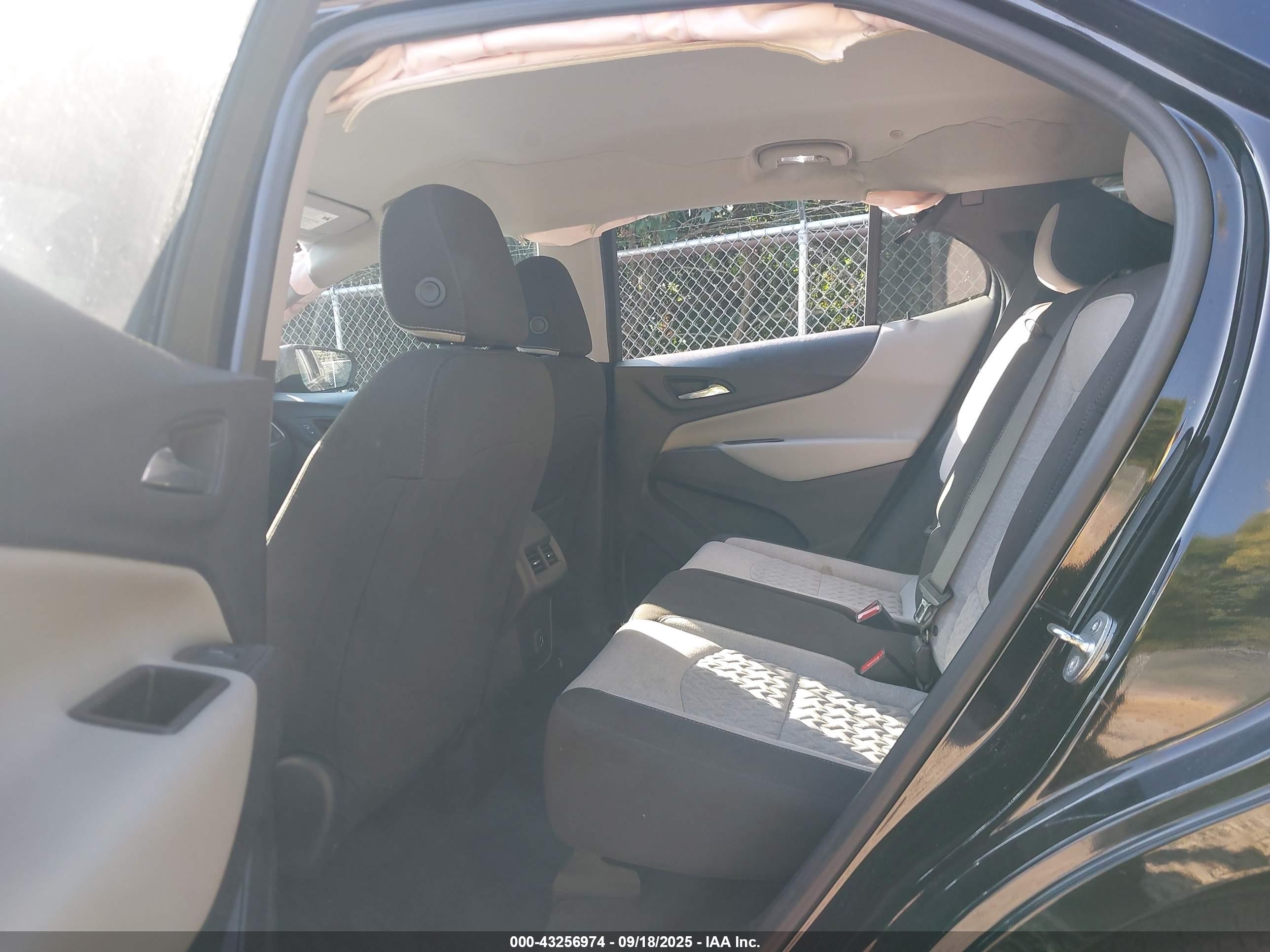 CHEVROLET EQUINOX image 8