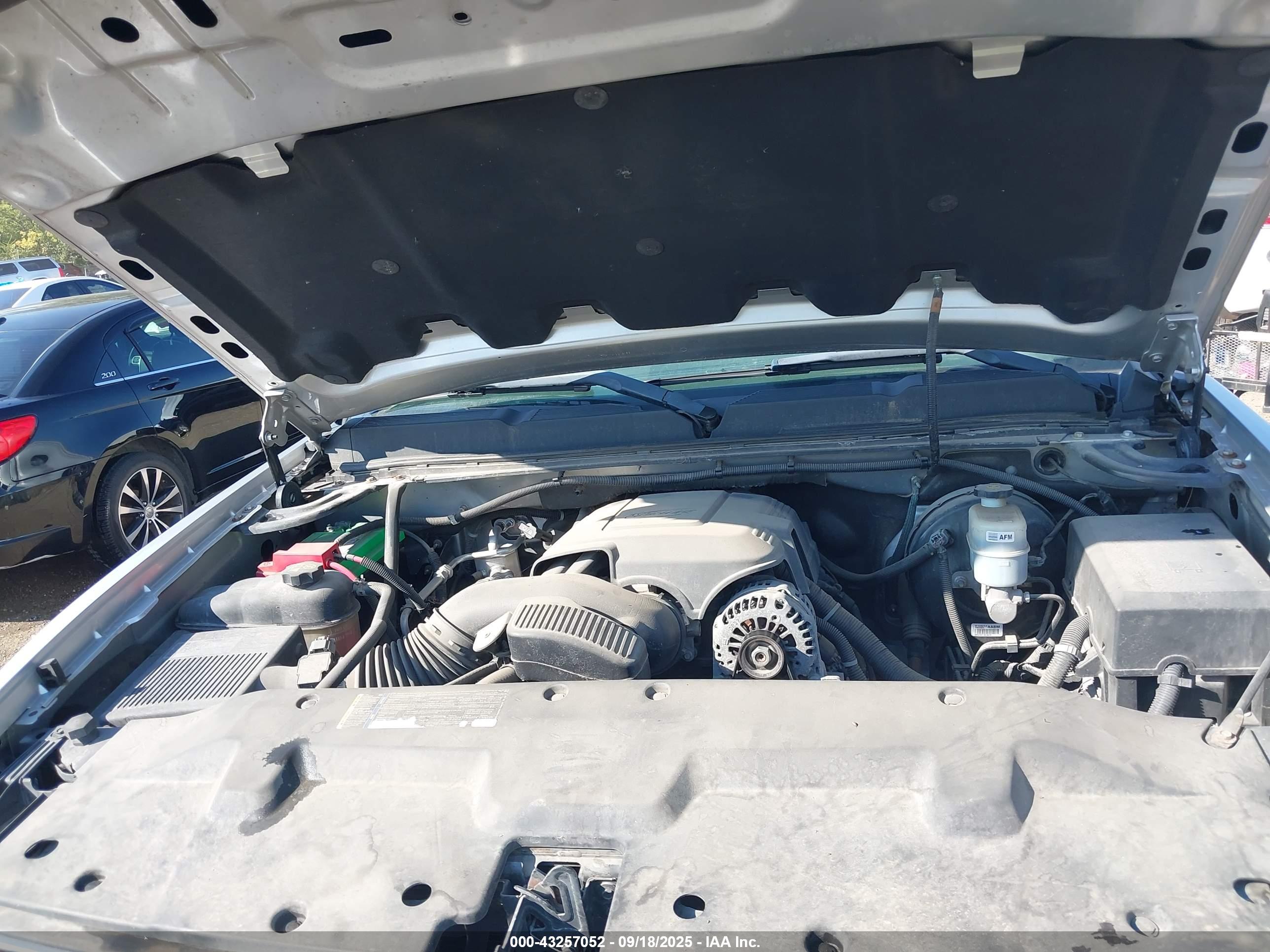 CHEVROLET SILVERADO image 10
