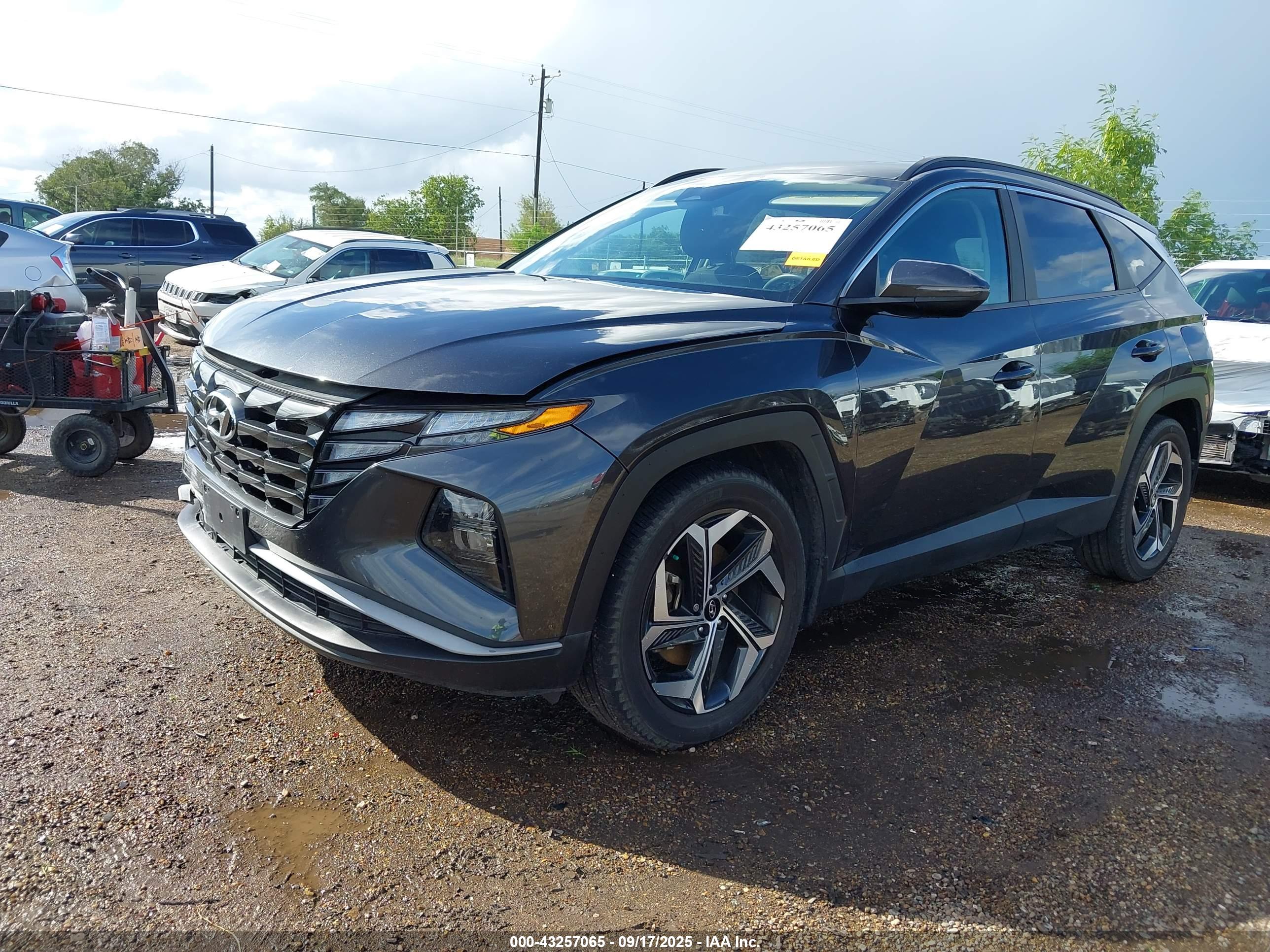 HYUNDAI TUCSON image 2
