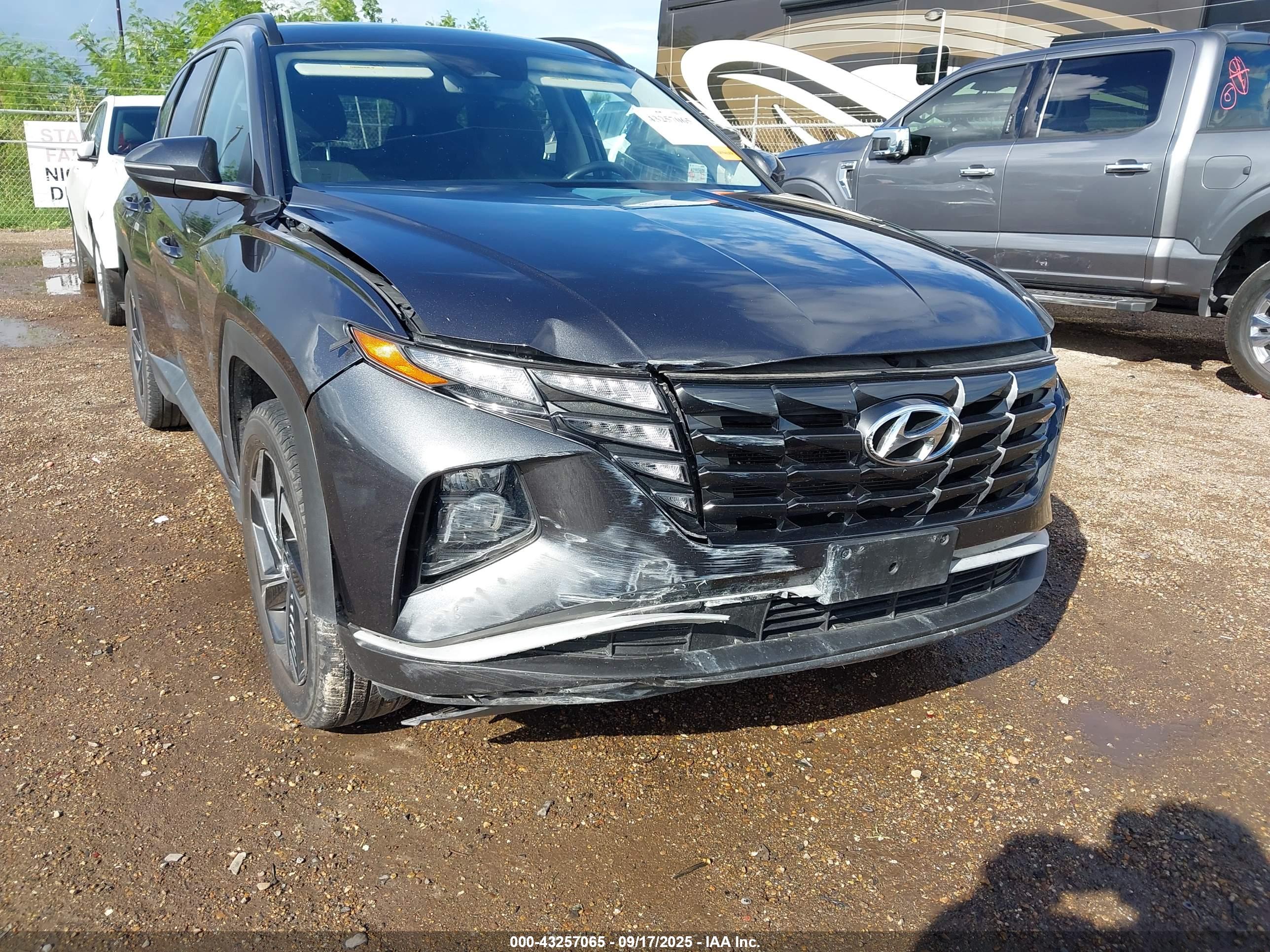 HYUNDAI TUCSON image 6