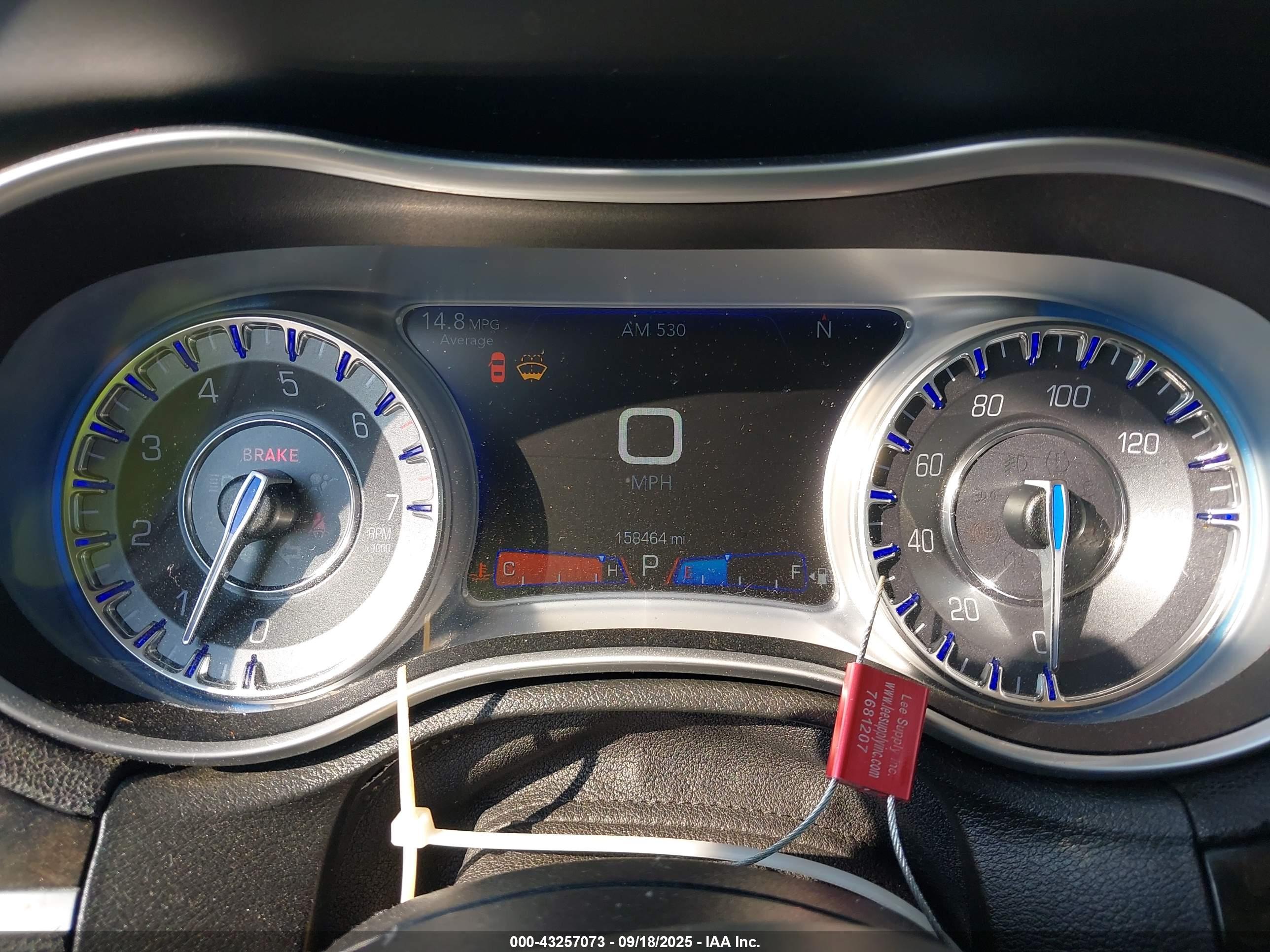 CHRYSLER 300 image 7