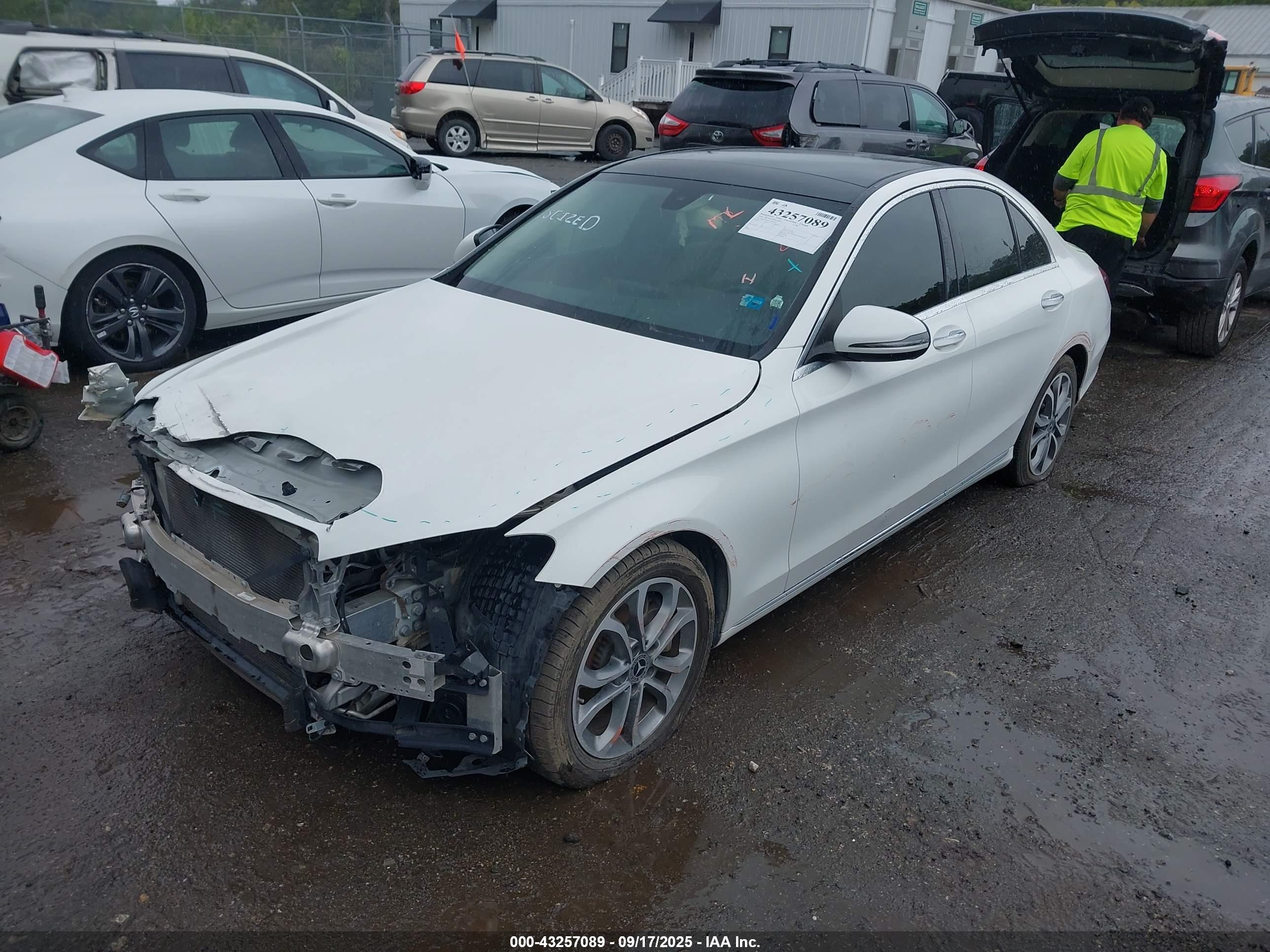 MERCEDES-BENZ C image 2