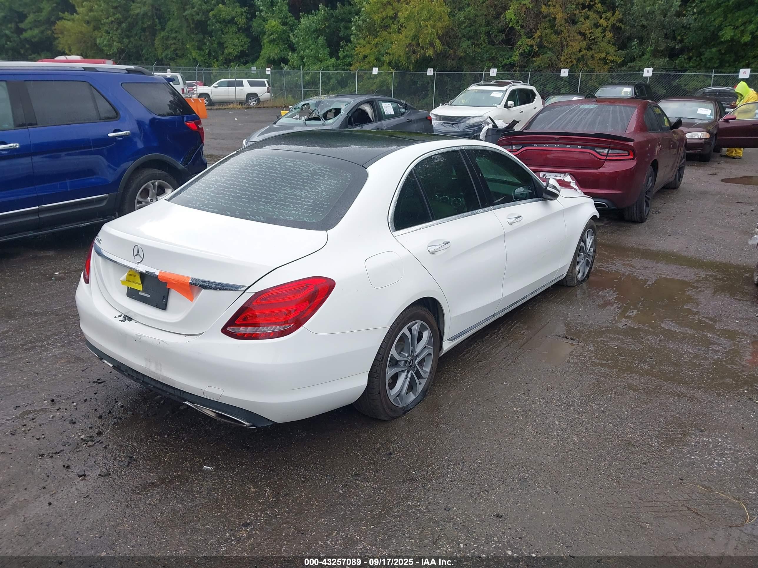 MERCEDES-BENZ C image 4