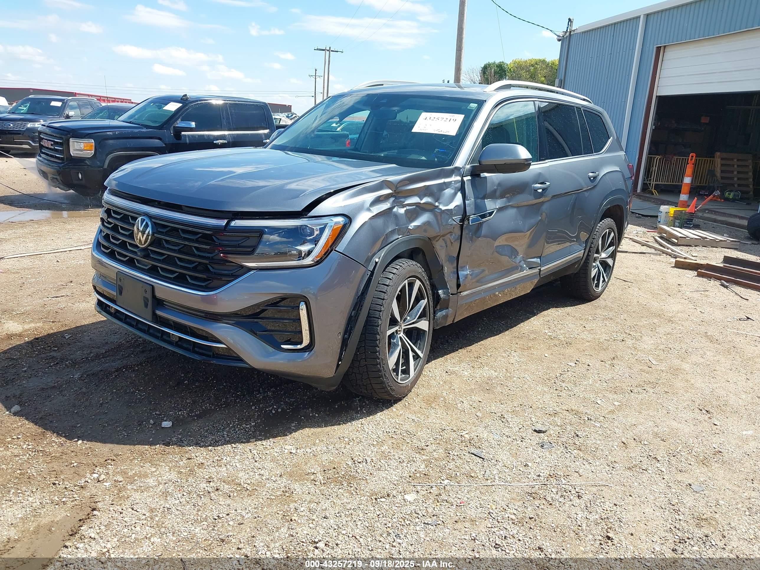 VOLKSWAGEN ATLAS image 2
