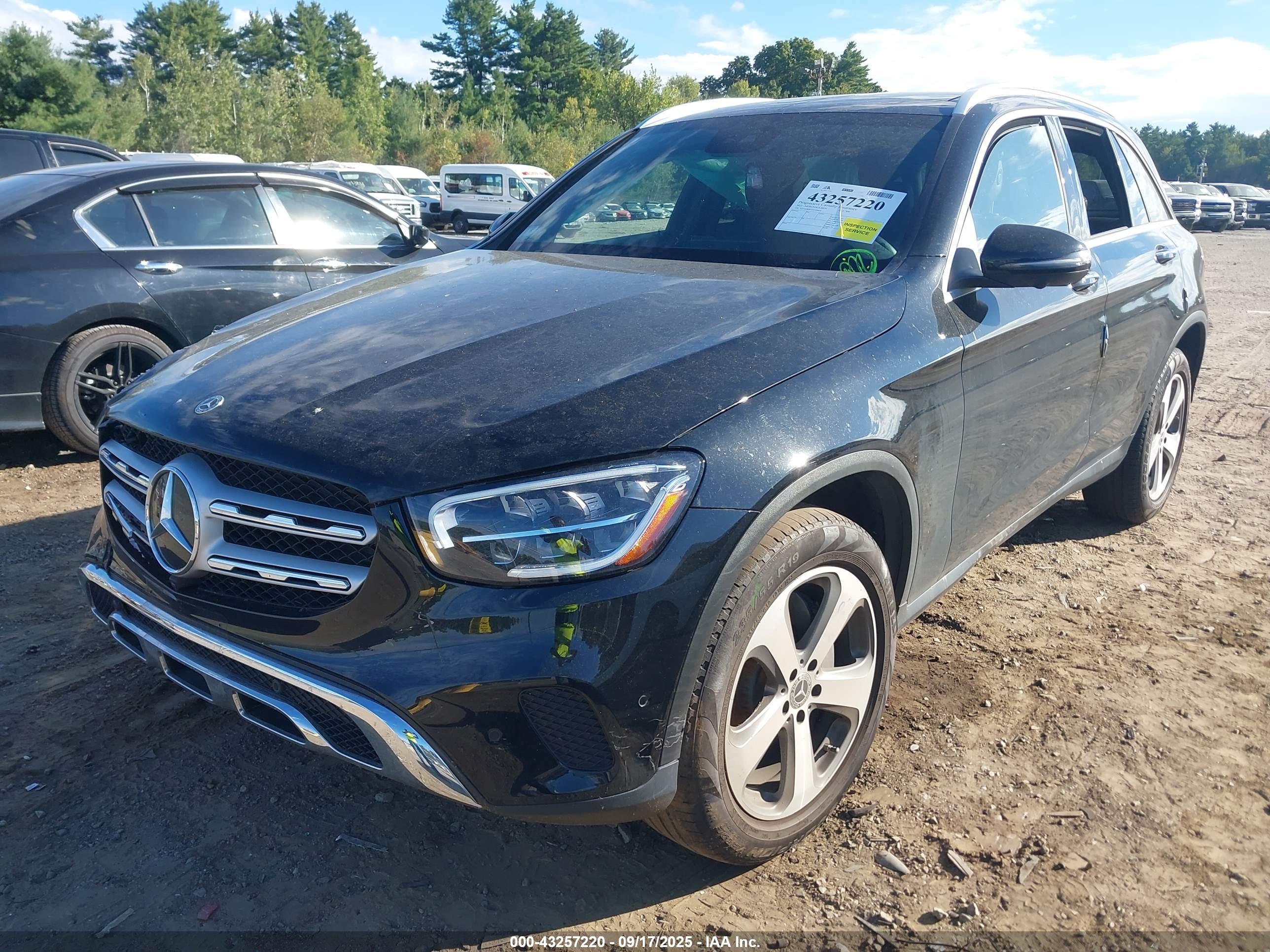 MERCEDES-BENZ GLC image 2