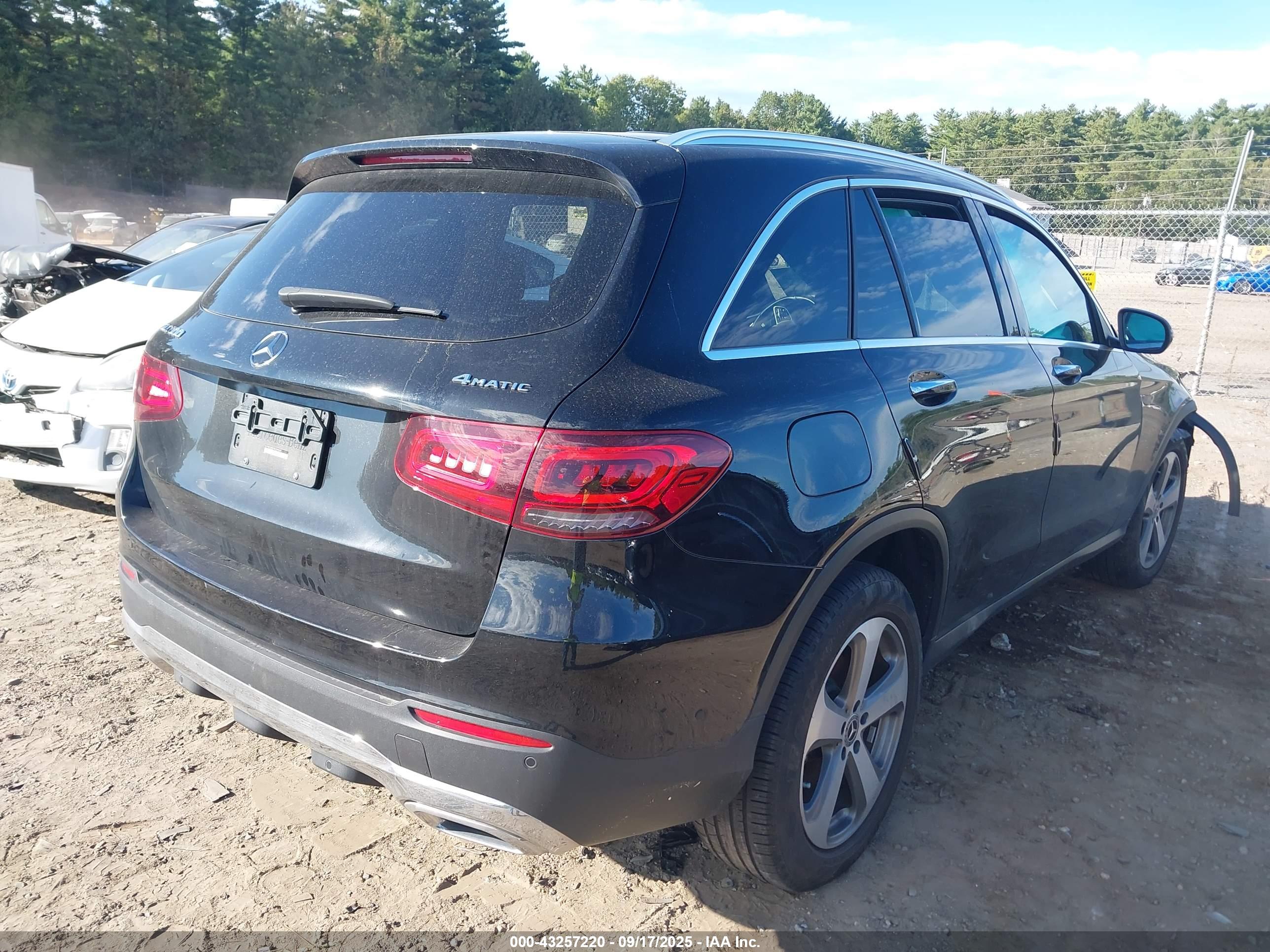 MERCEDES-BENZ GLC image 4