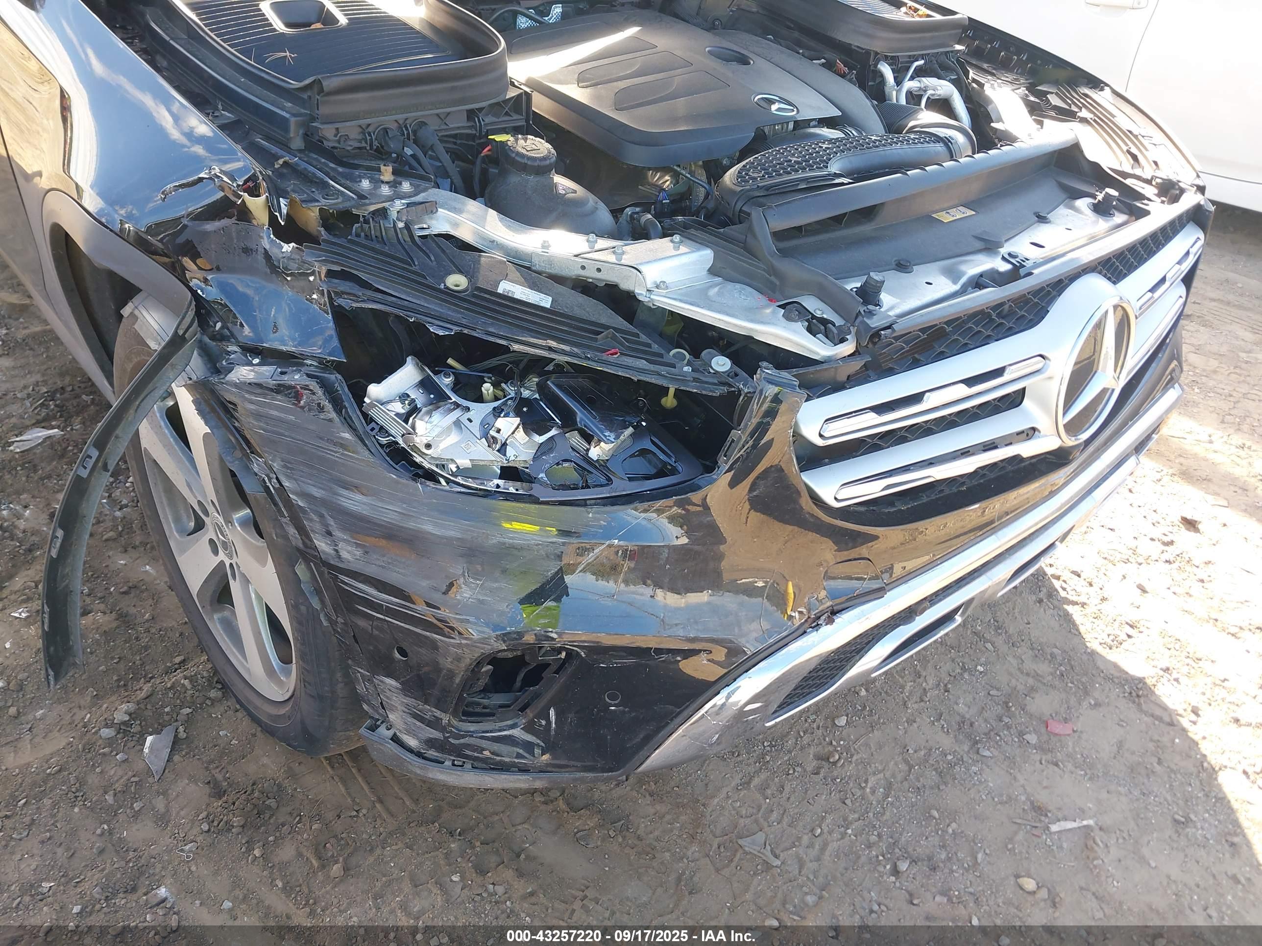 MERCEDES-BENZ GLC image 6