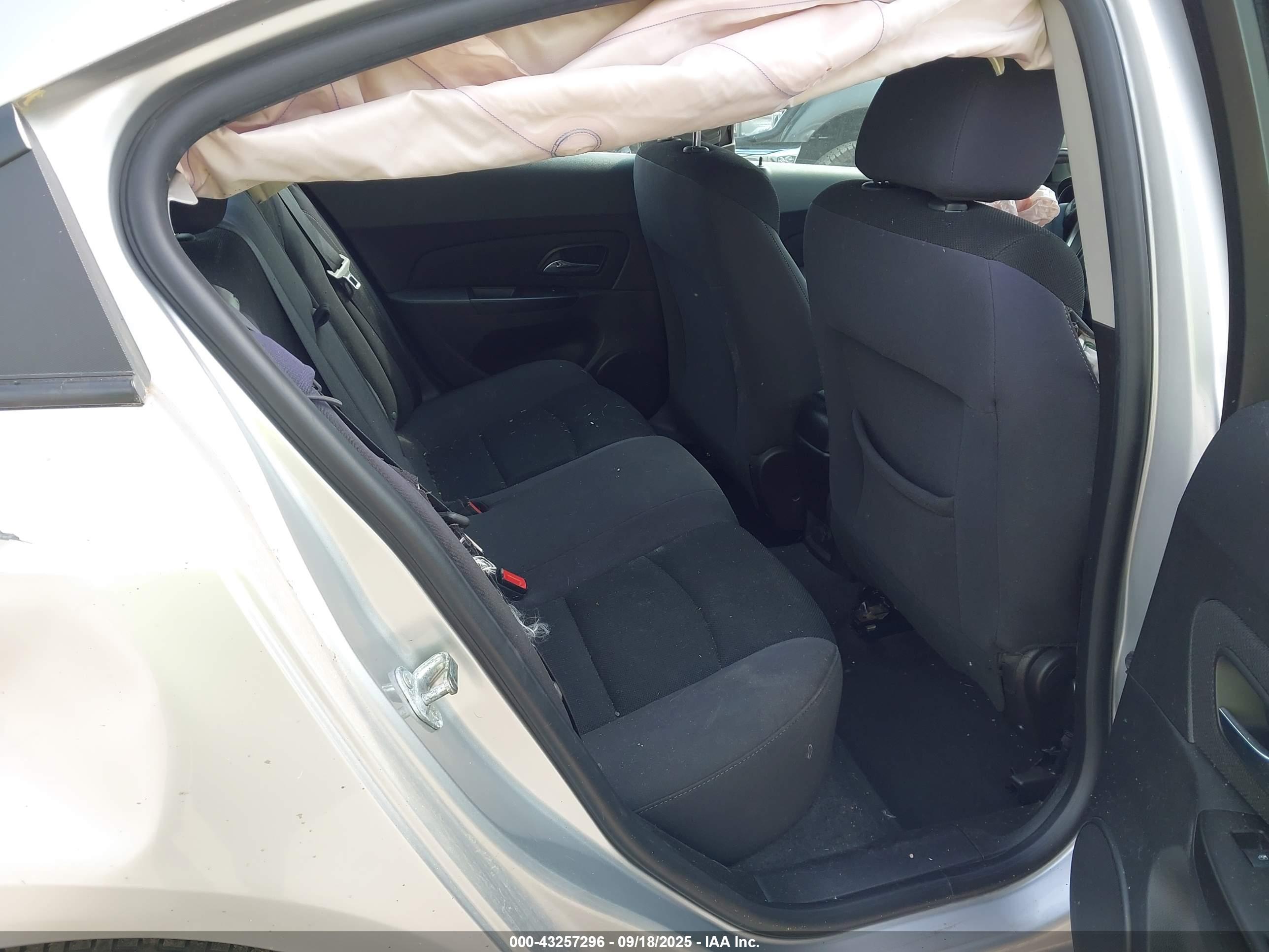 CHEVROLET CRUZE image 8