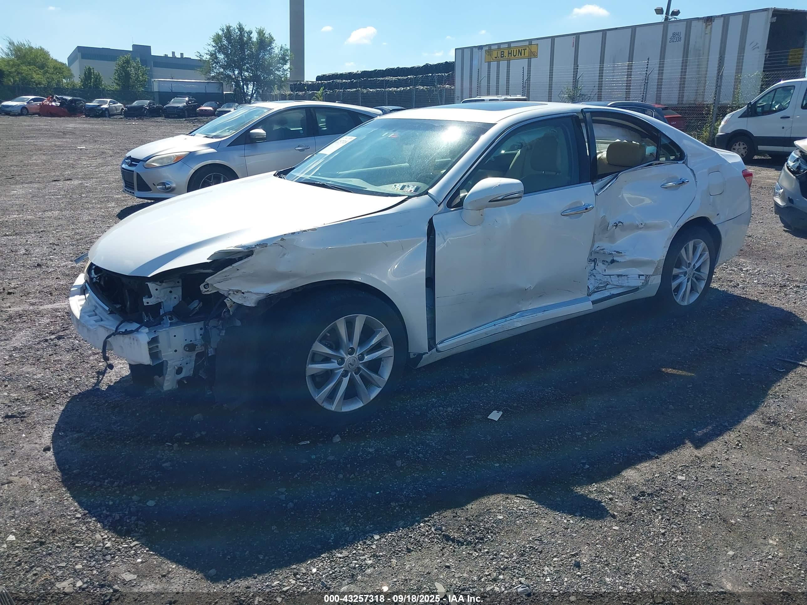 LEXUS ES image 2