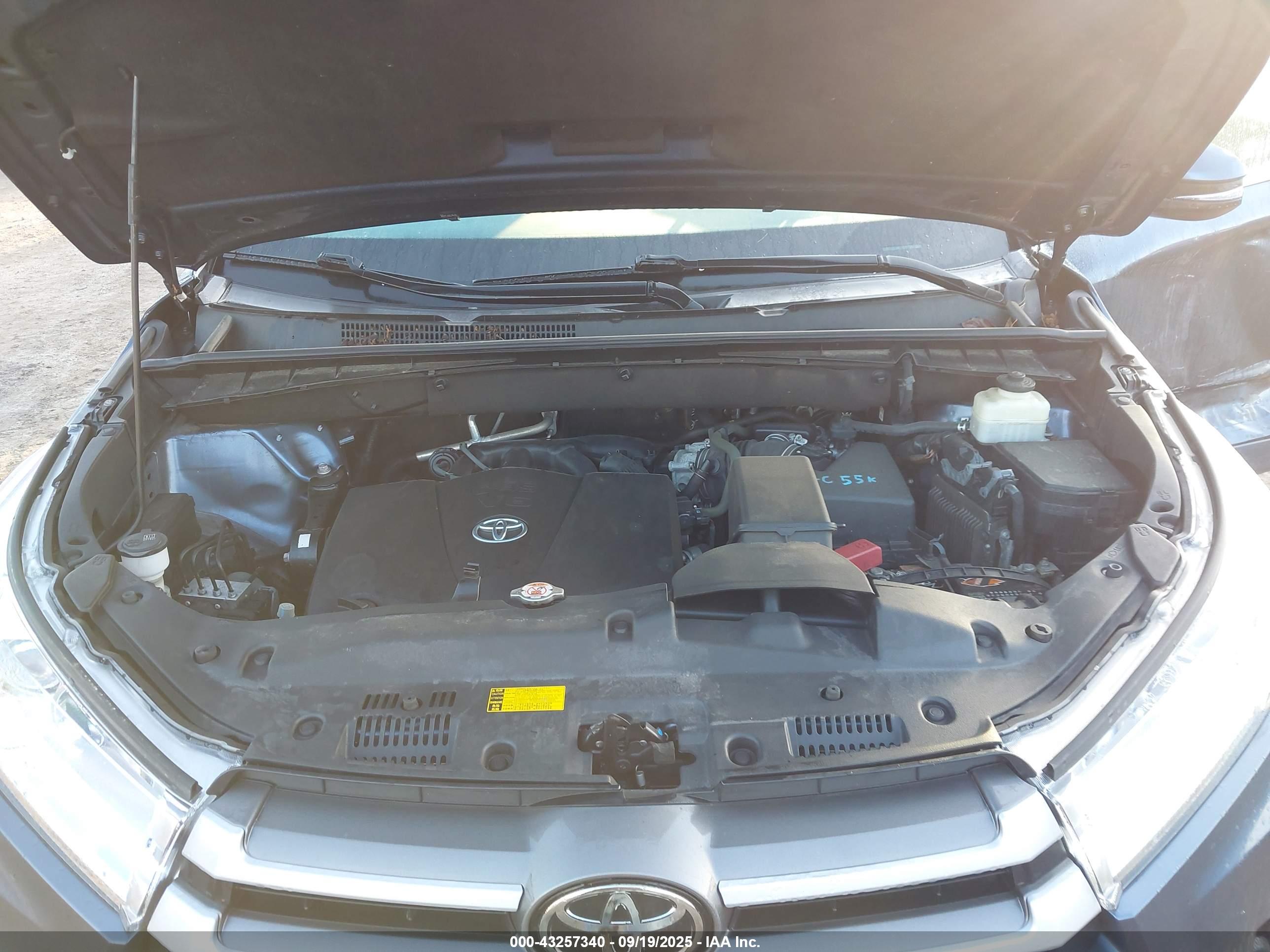 TOYOTA HIGHLANDER image 10