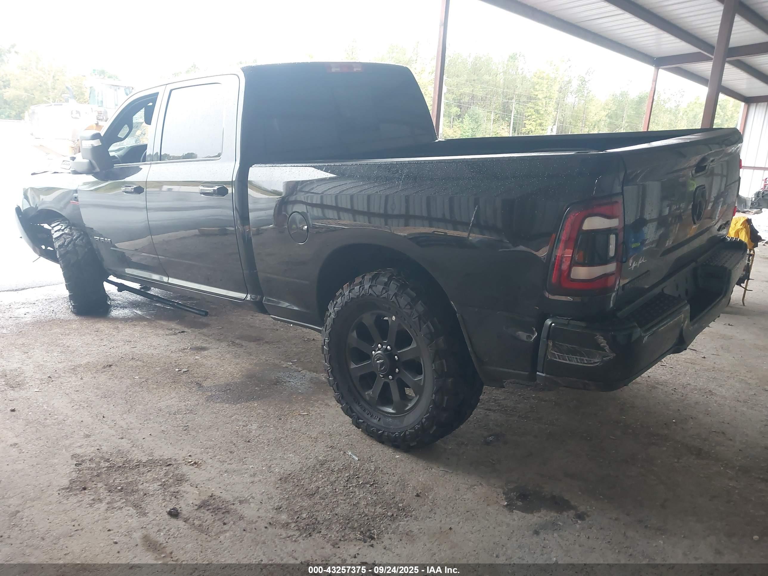 RAM 2500 image 3