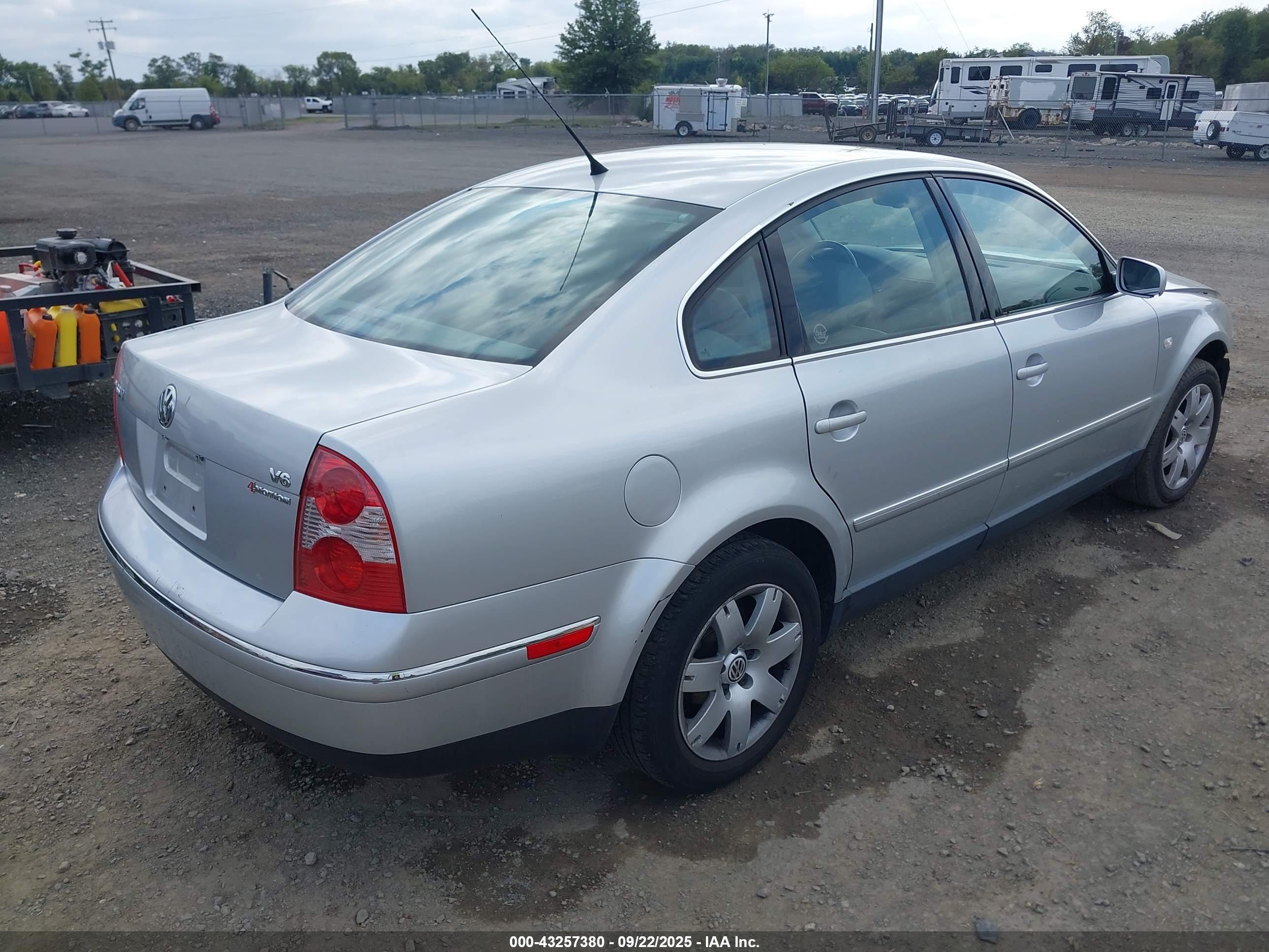 VOLKSWAGEN PASSAT image 4