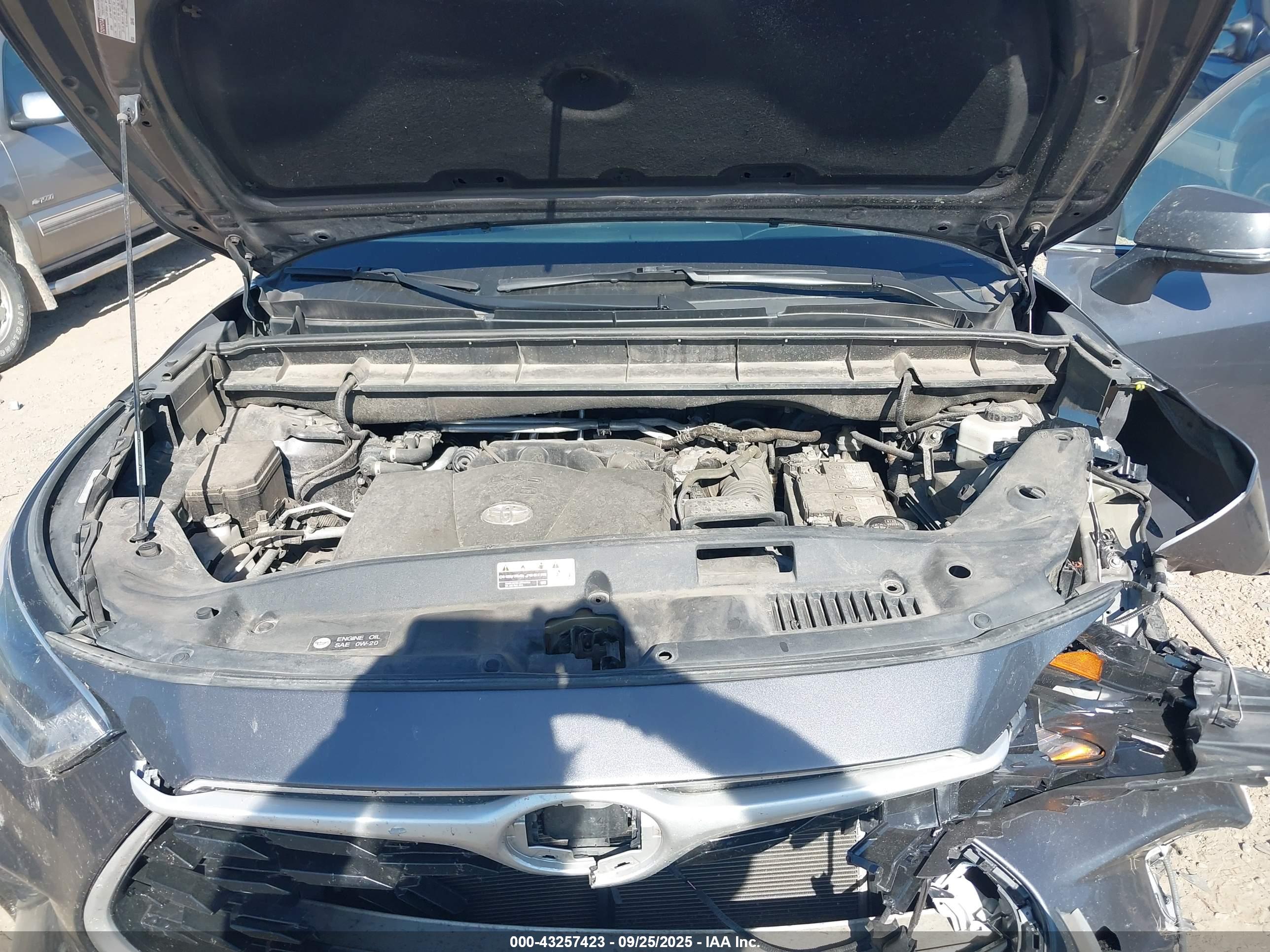 TOYOTA HIGHLANDER image 10