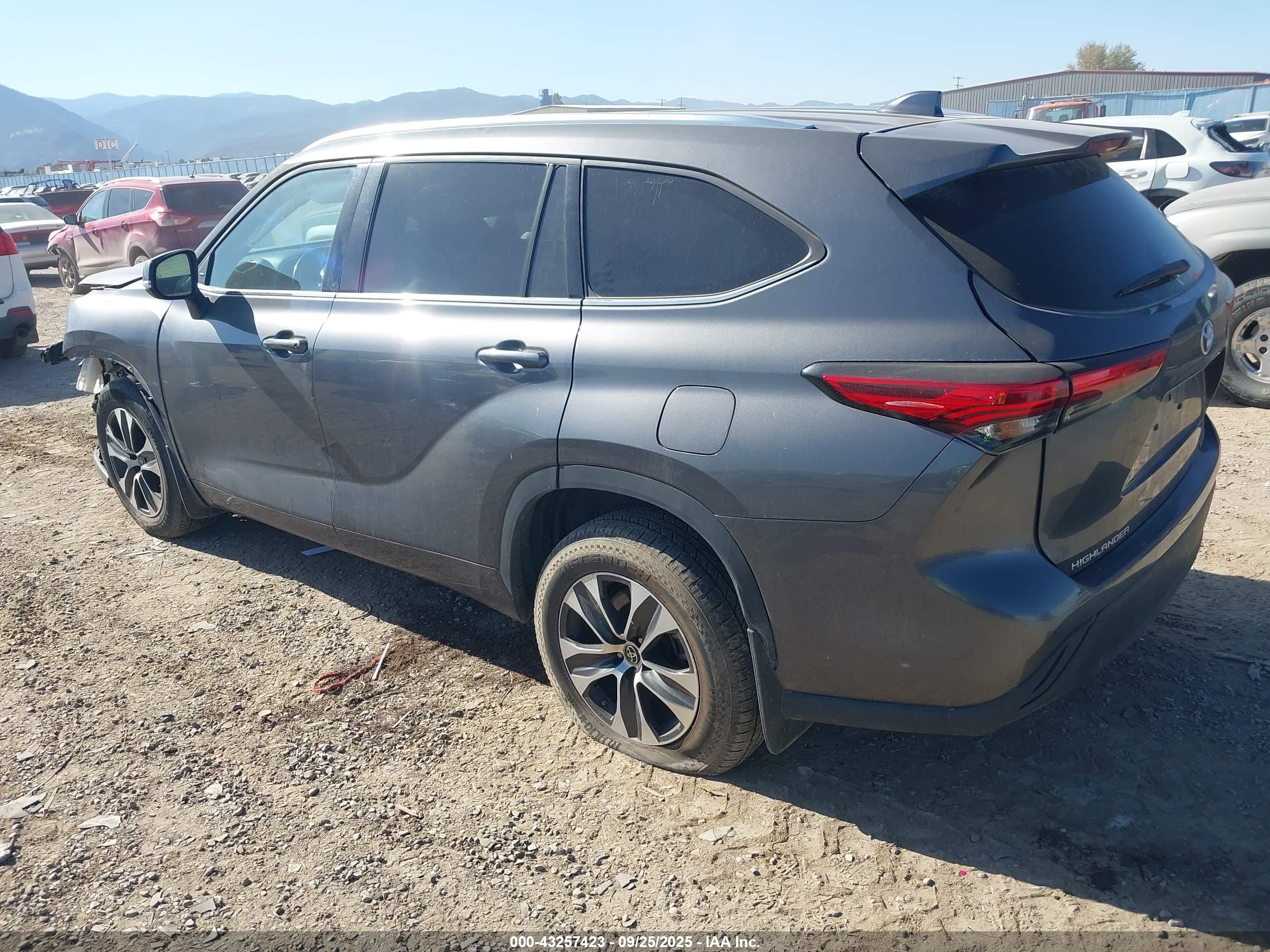 TOYOTA HIGHLANDER image 3