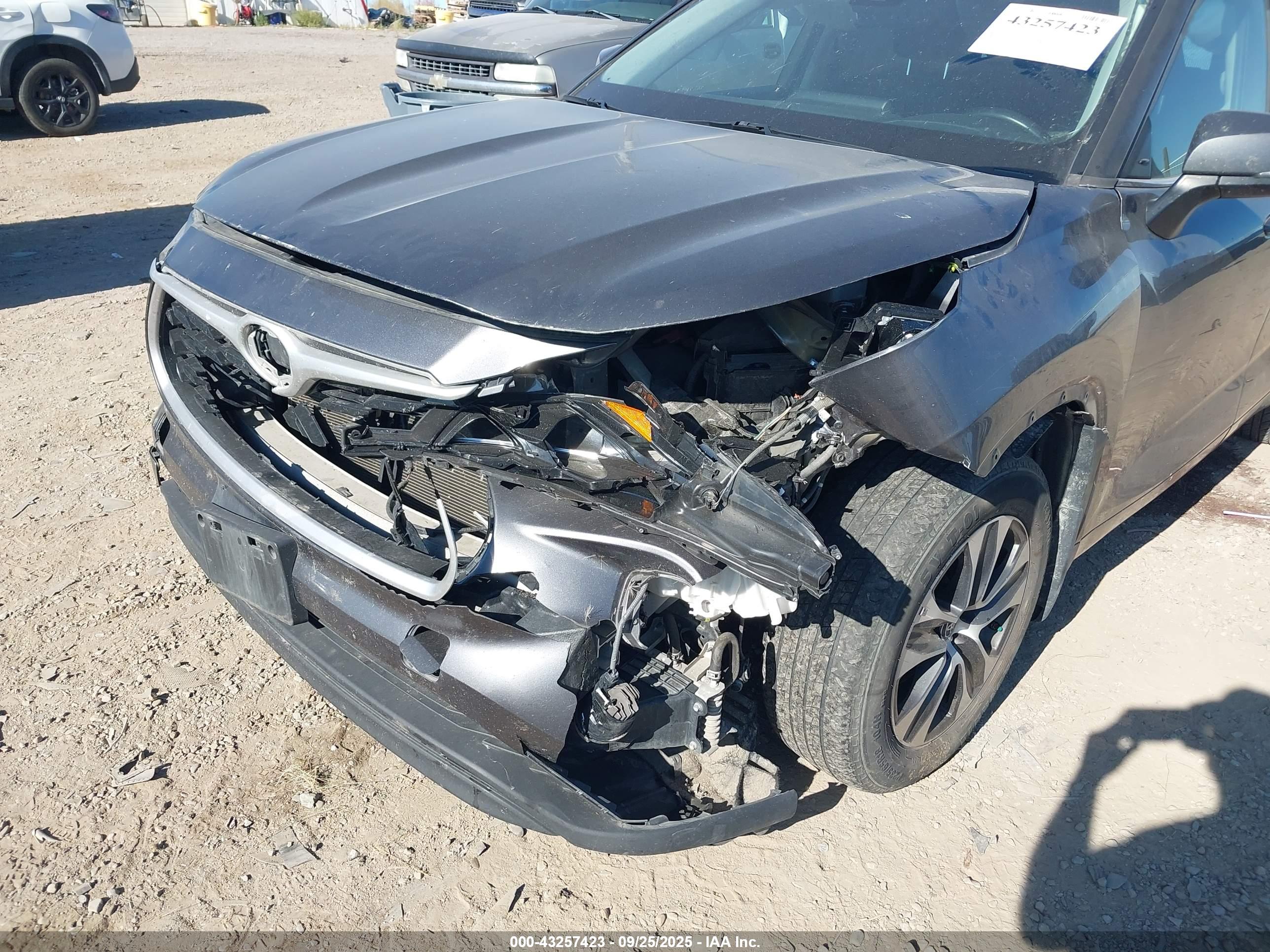 TOYOTA HIGHLANDER image 6