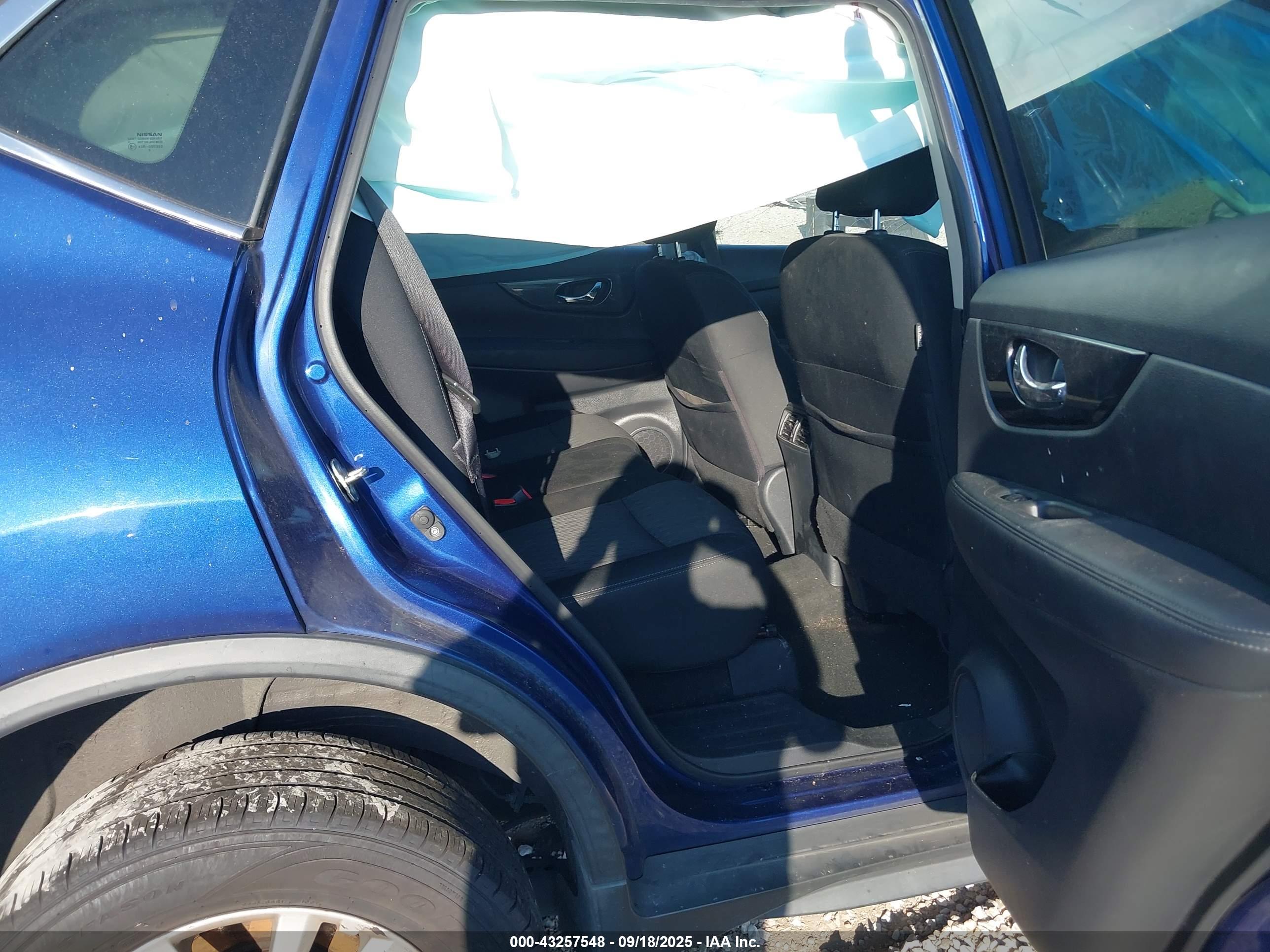 NISSAN ROGUE image 8